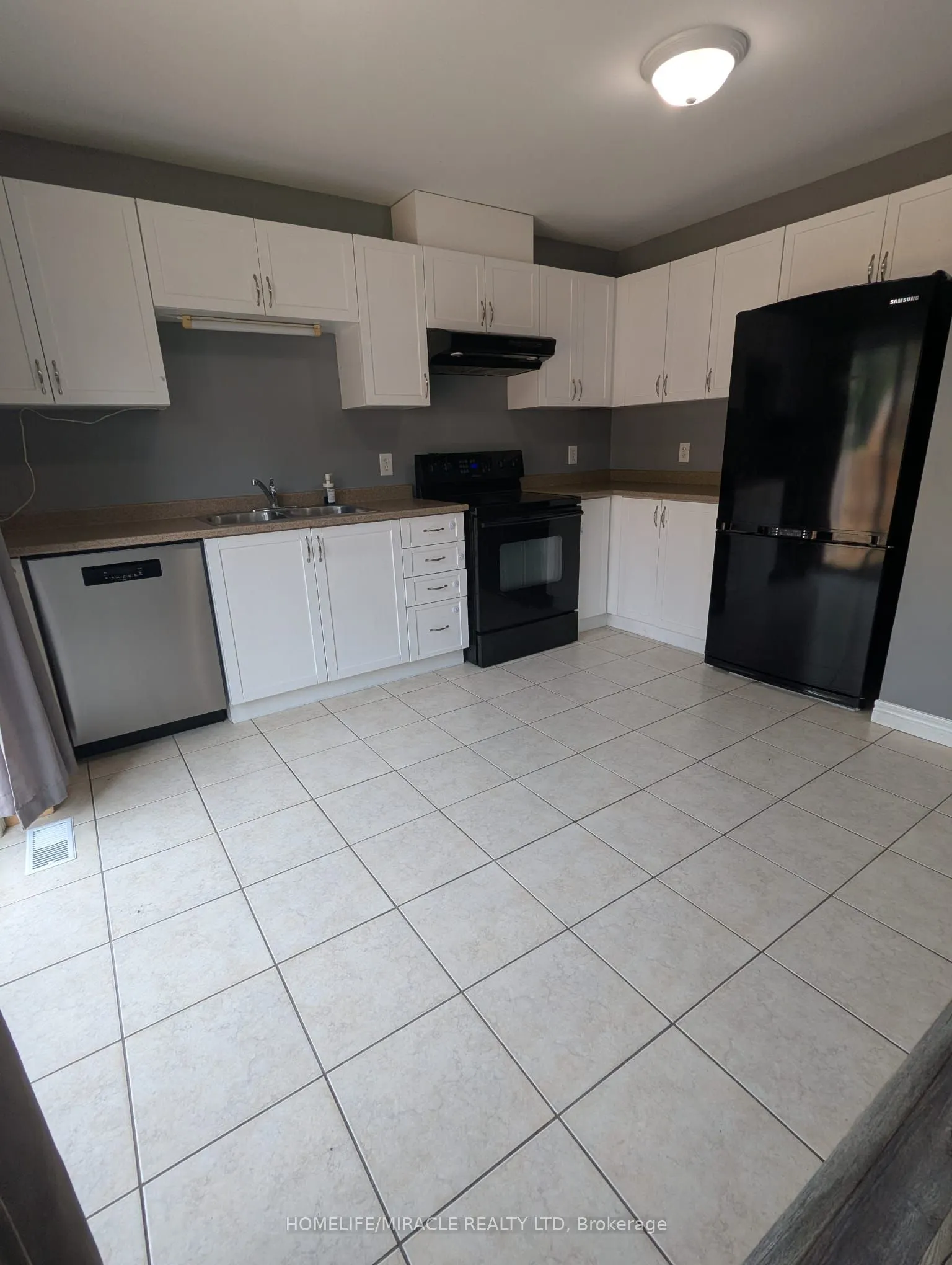 800 West Ridge Boulevard, #71