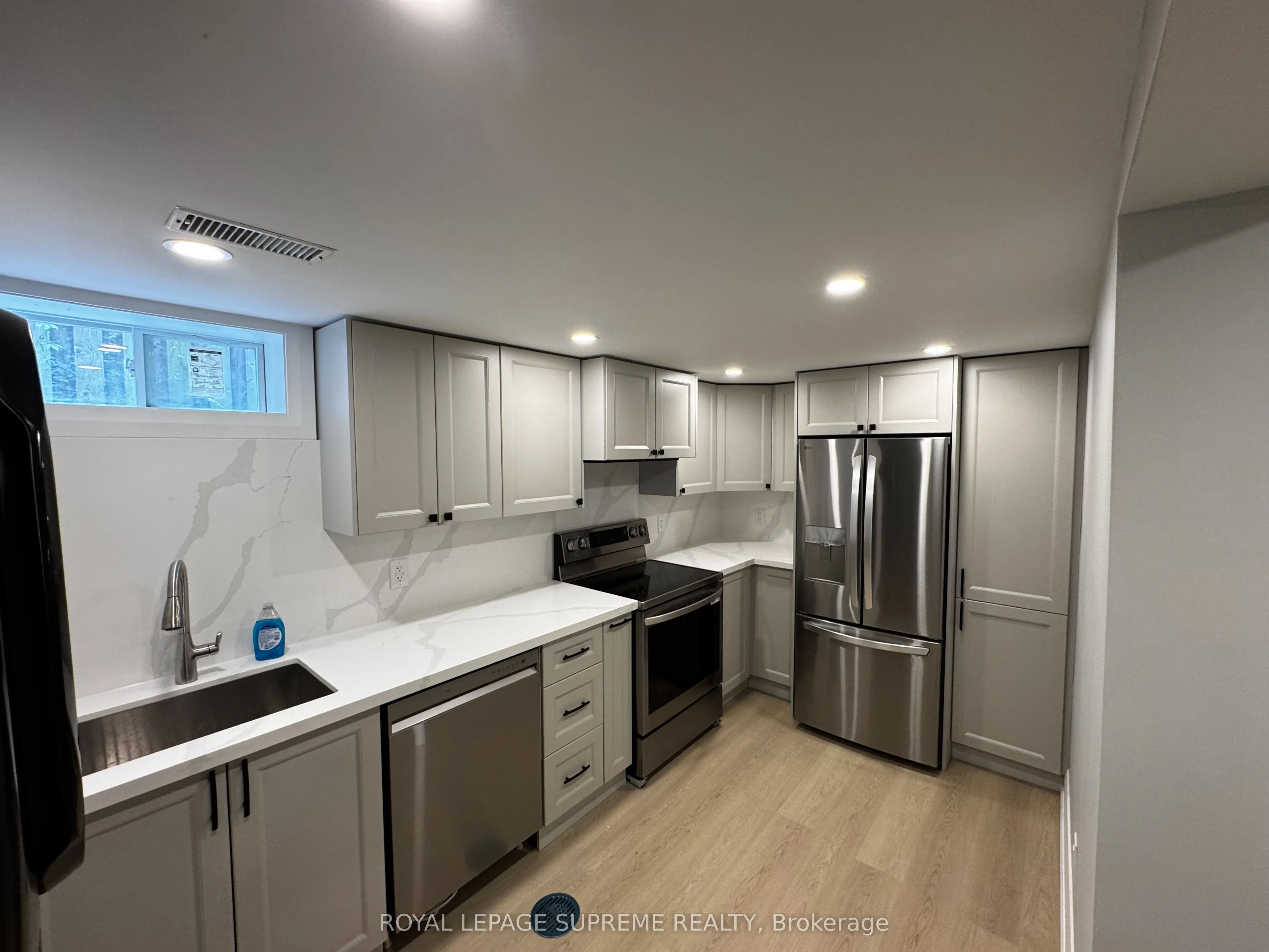 8 Redwood Court, #Basement