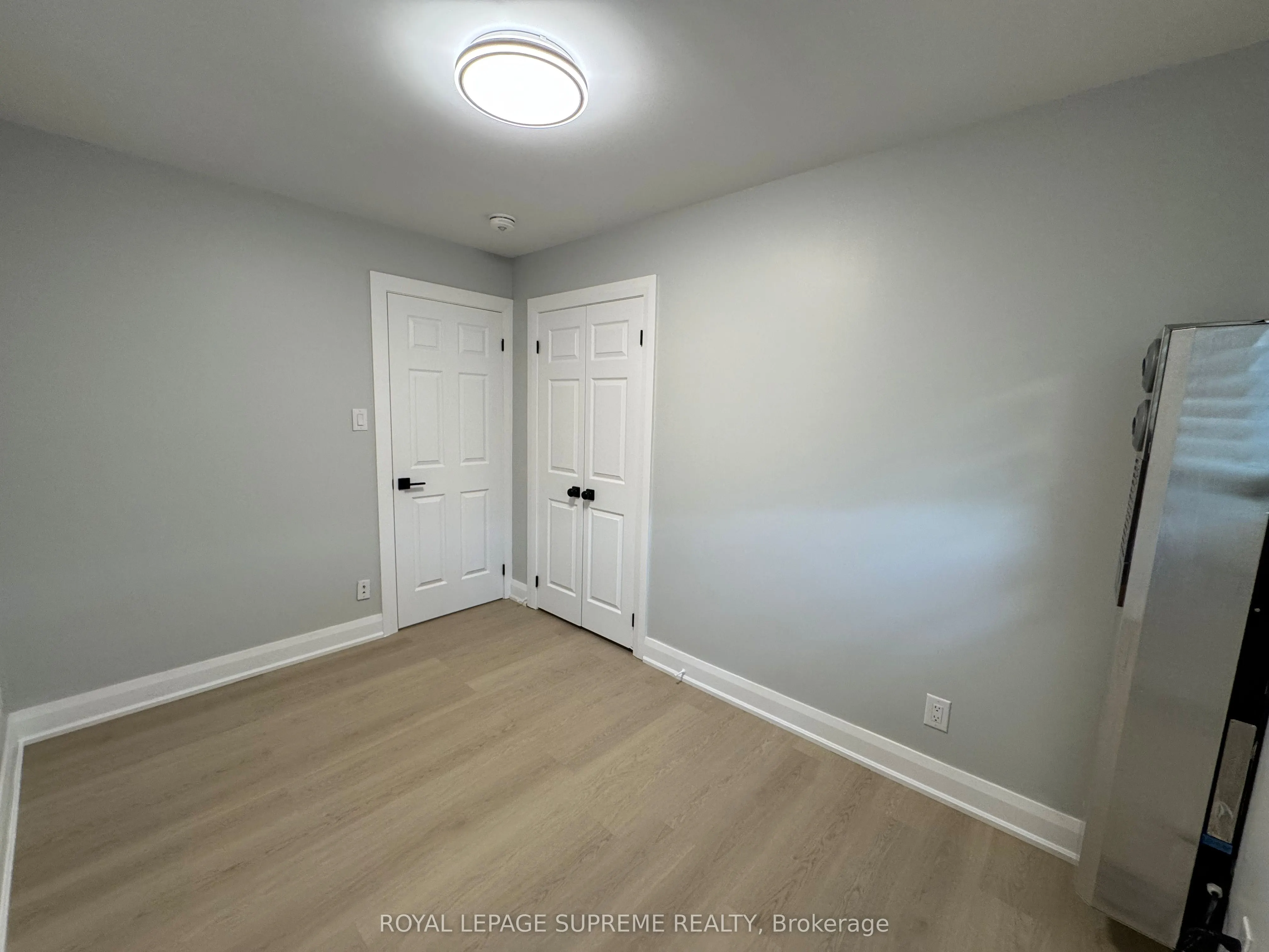 8 Redwood Court, #Upper