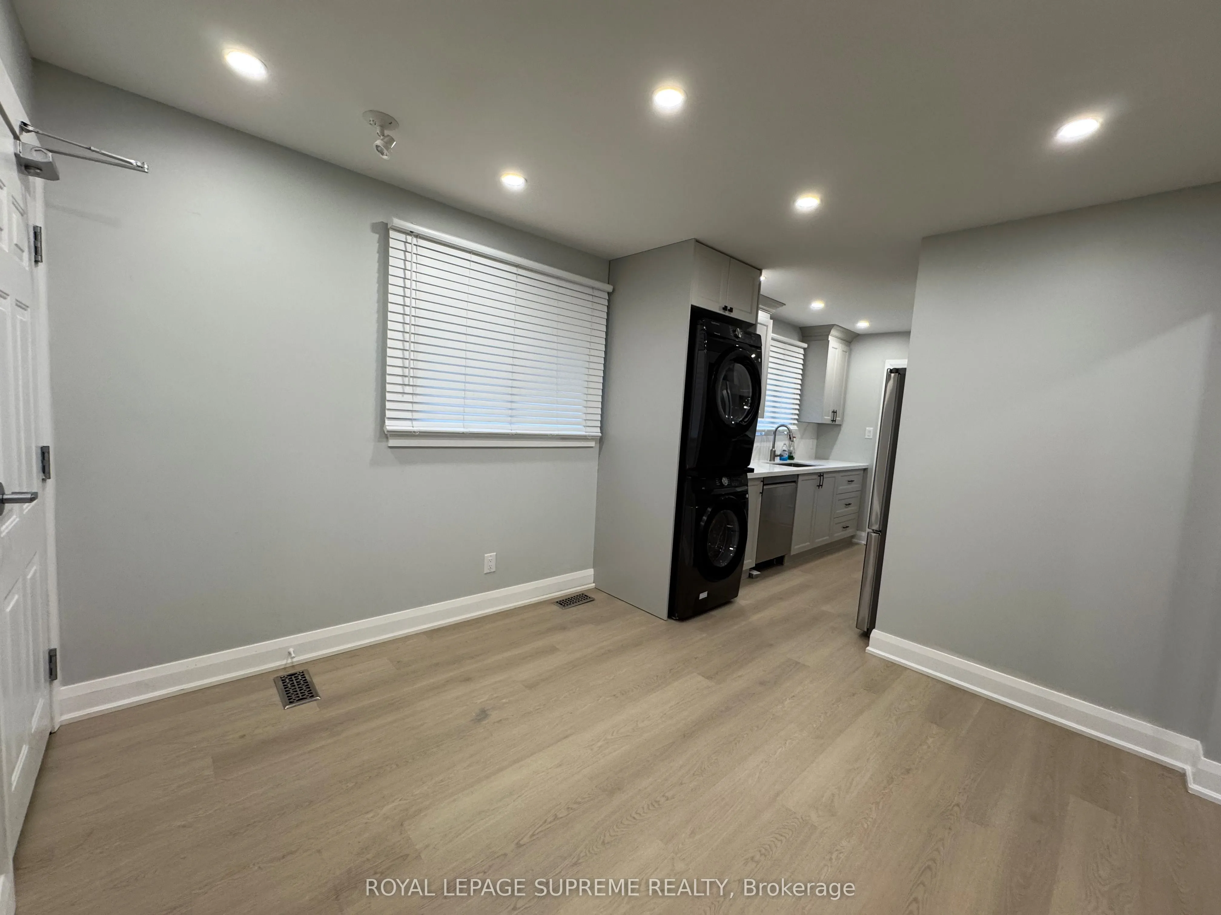 8 Redwood Court, #Upper