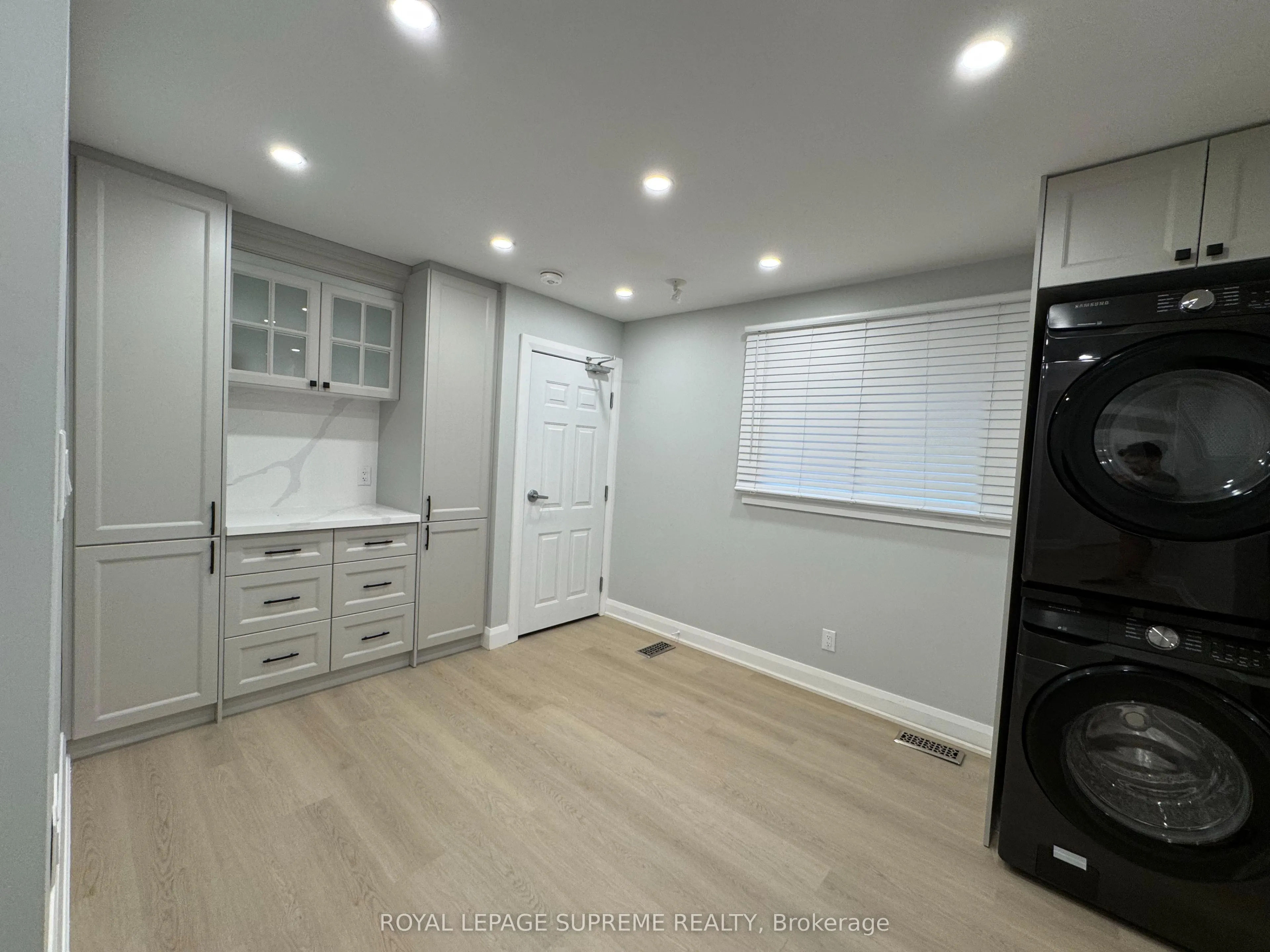8 Redwood Court, #Upper