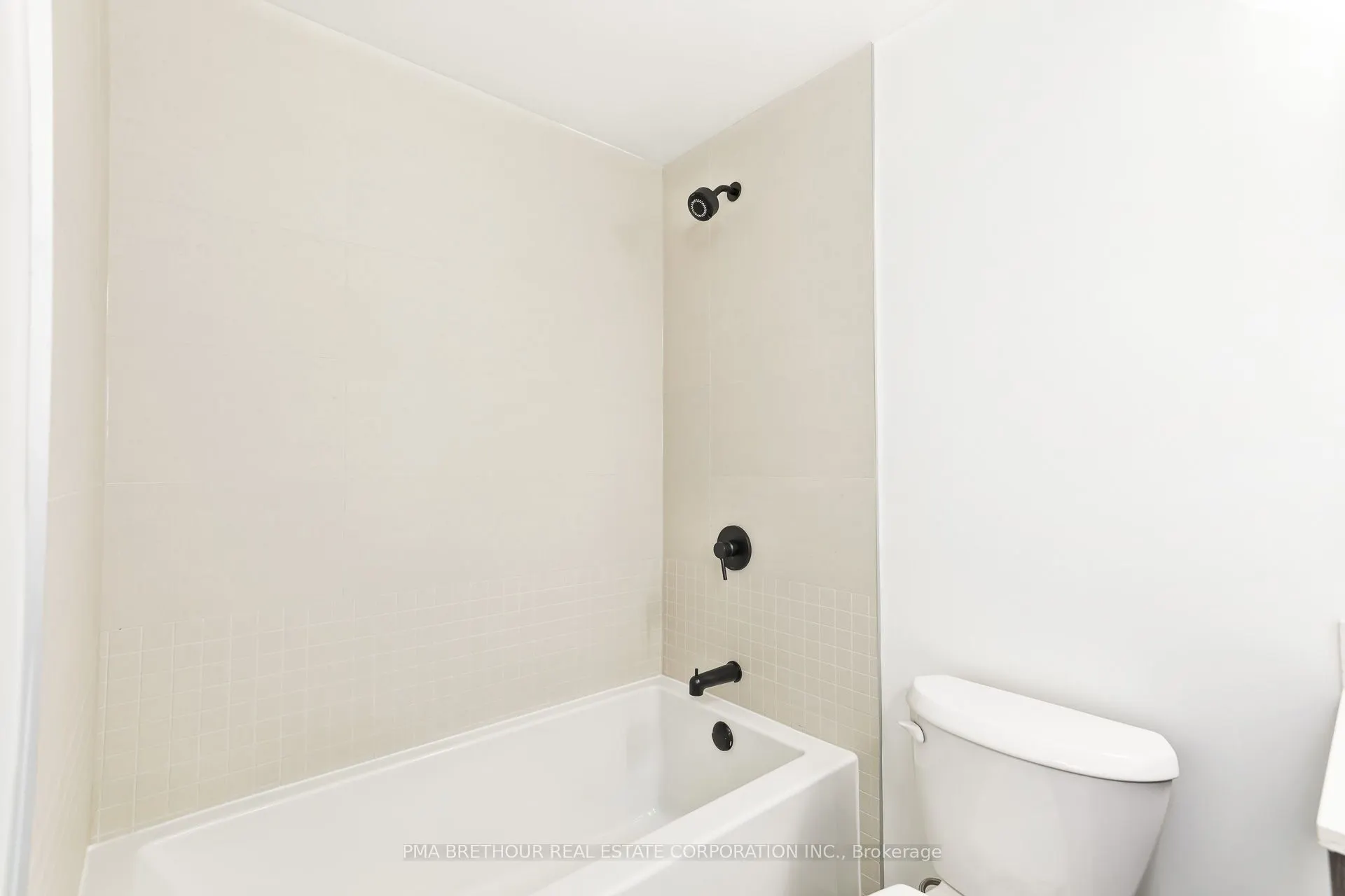 31 Huron Street, #403