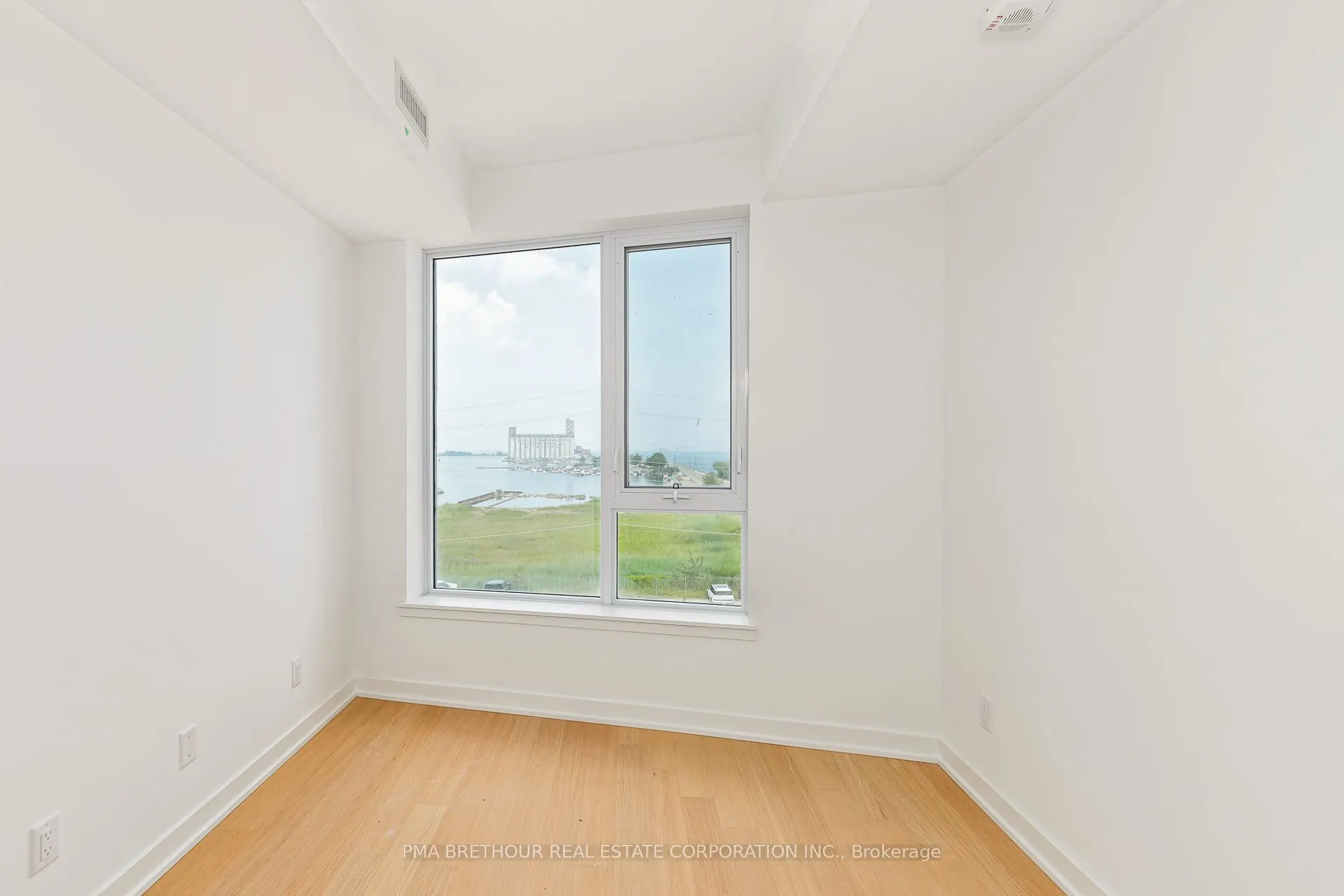 31 Huron Street, #403