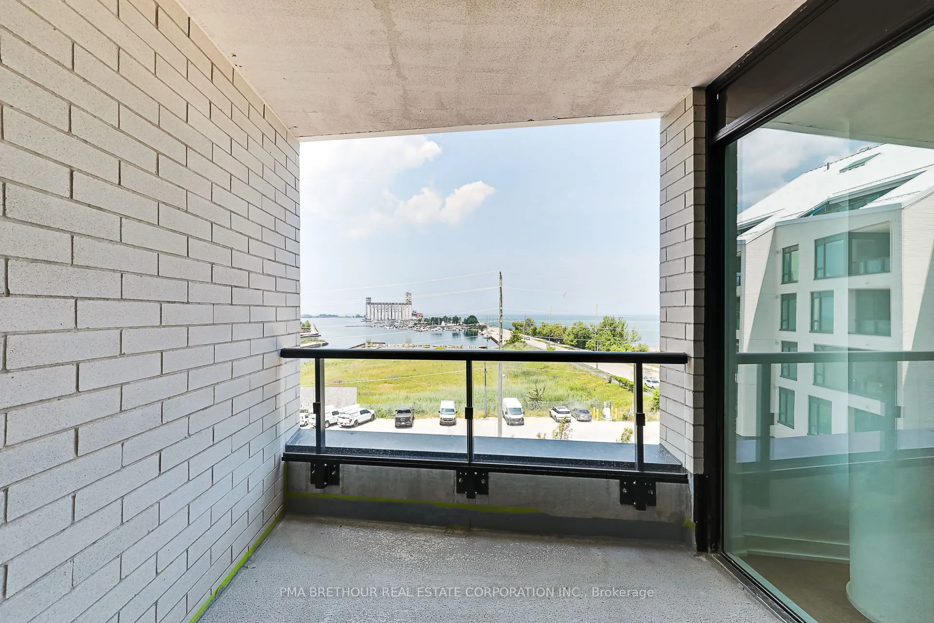 31 Huron Street, #403