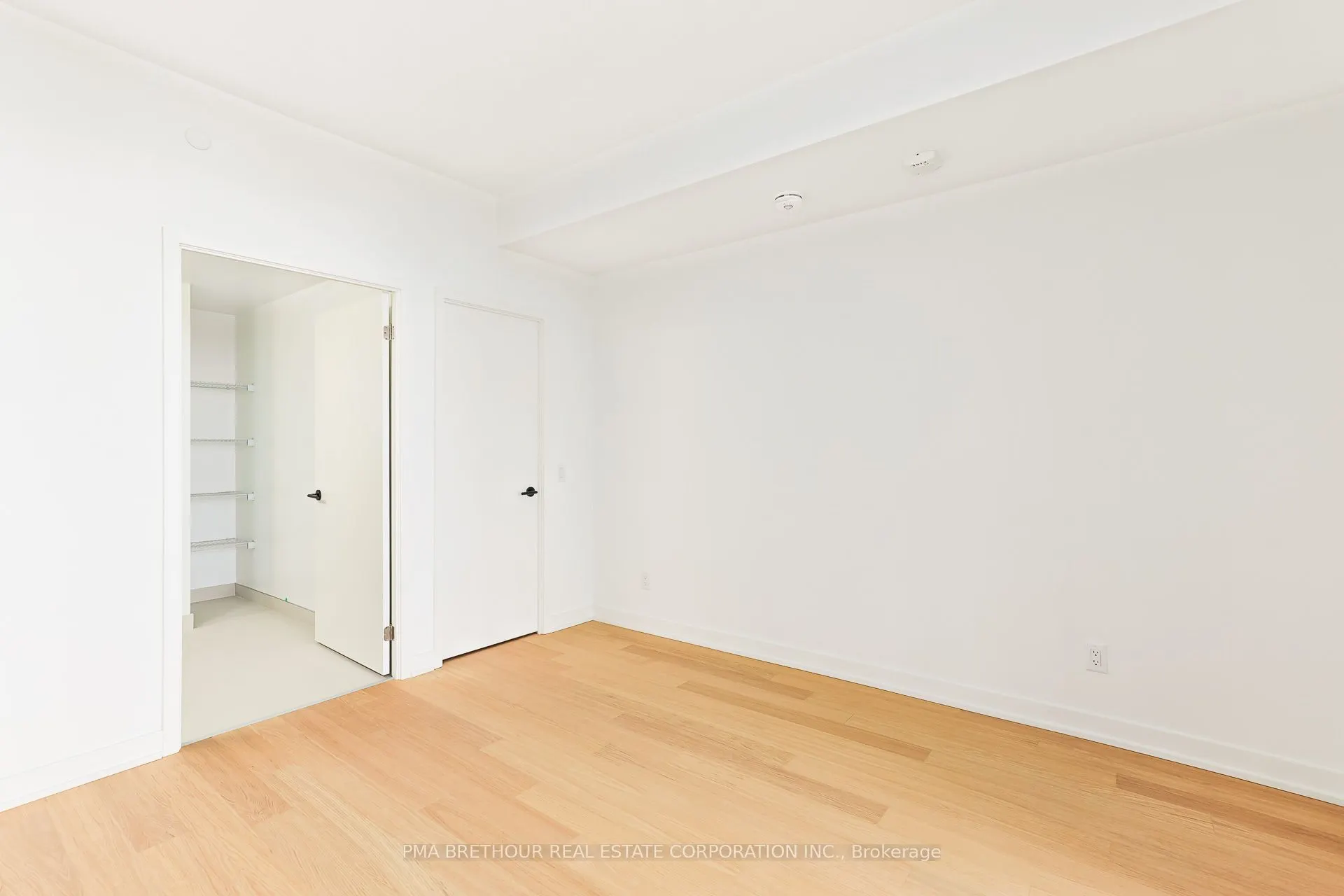 31 Huron Street, #403