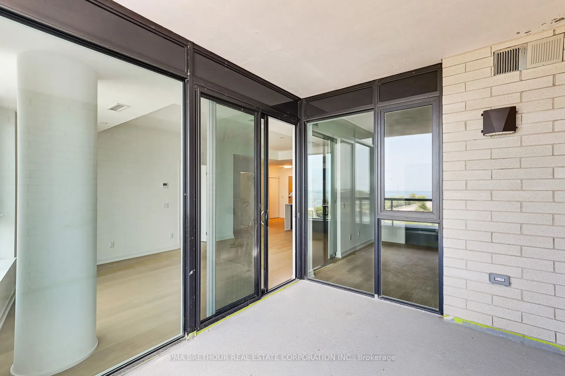 31 Huron Street, #403