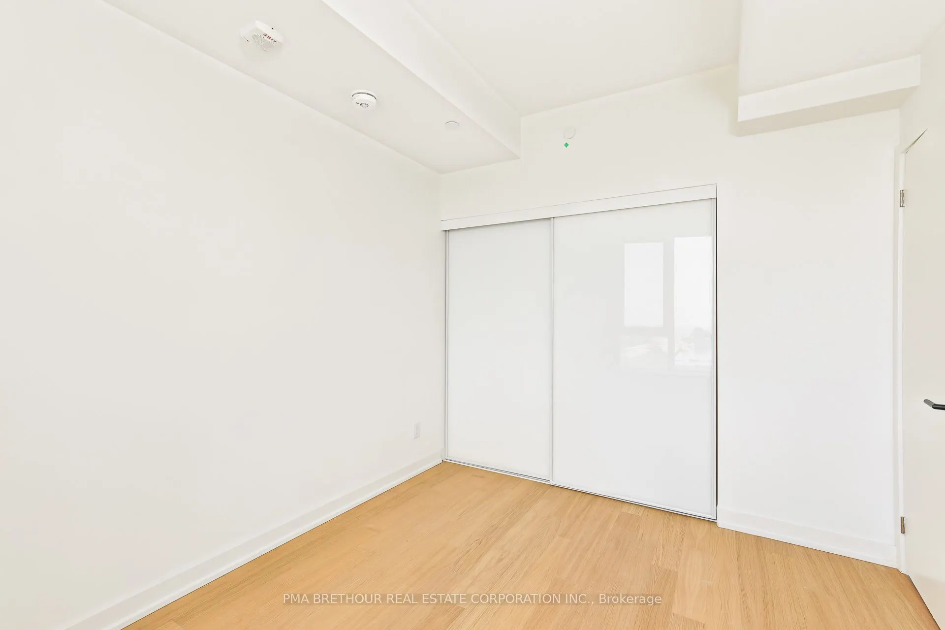 31 Huron Street, #403