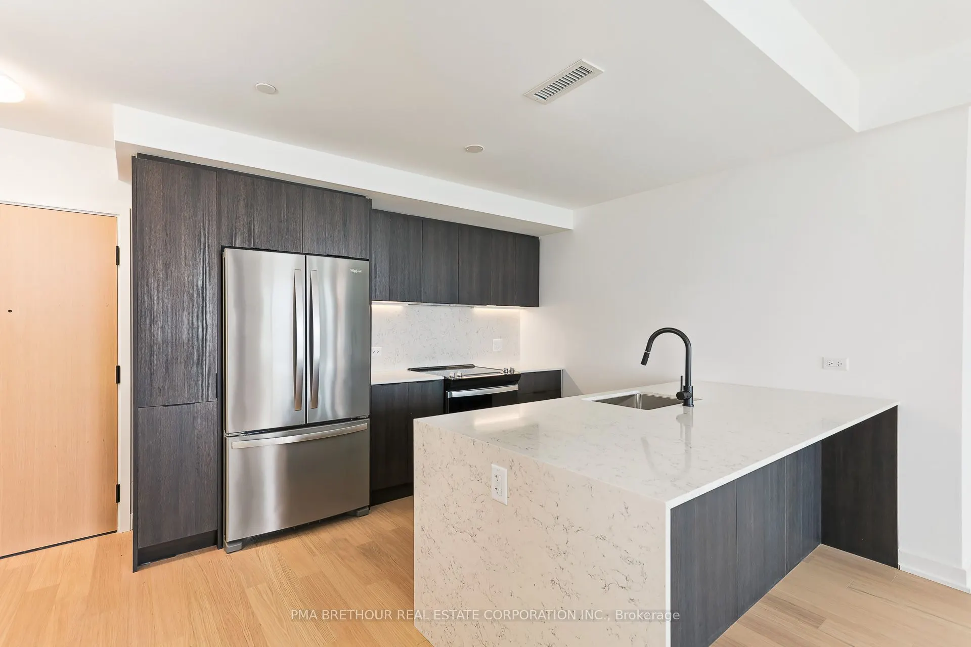 31 Huron Street, #403