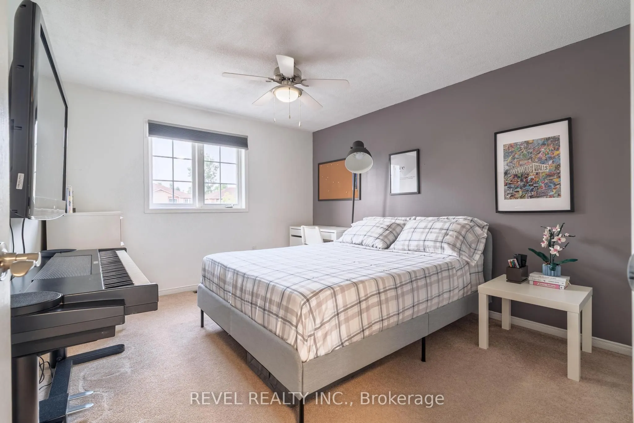 351 Dunsmore Lane E