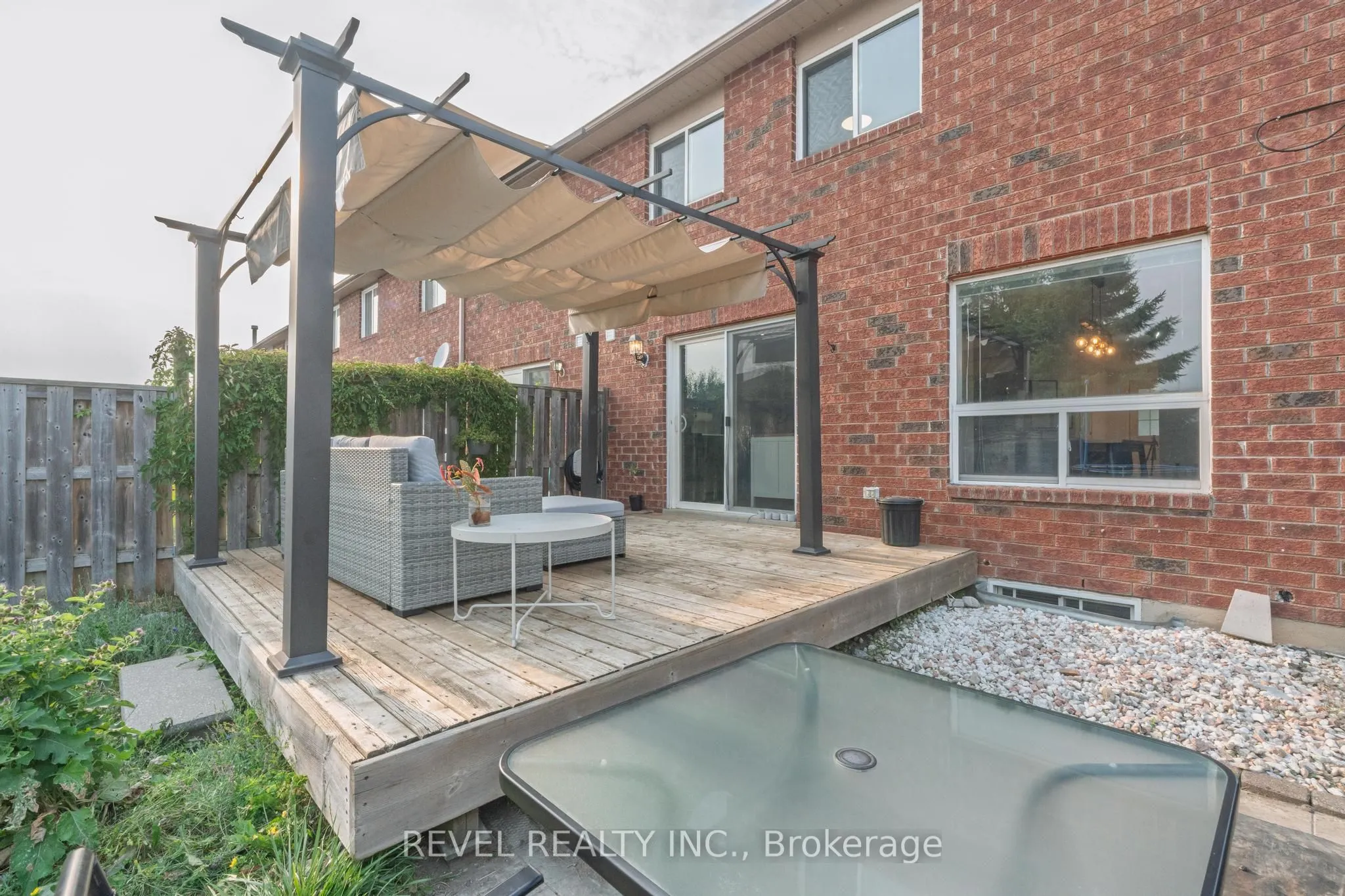 351 Dunsmore Lane E