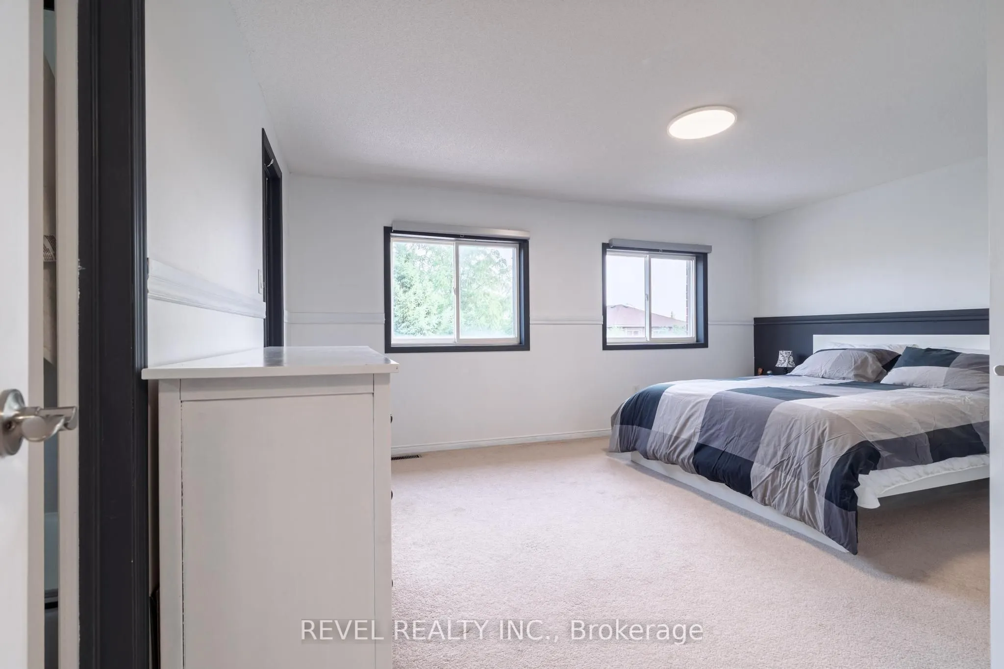 351 Dunsmore Lane E