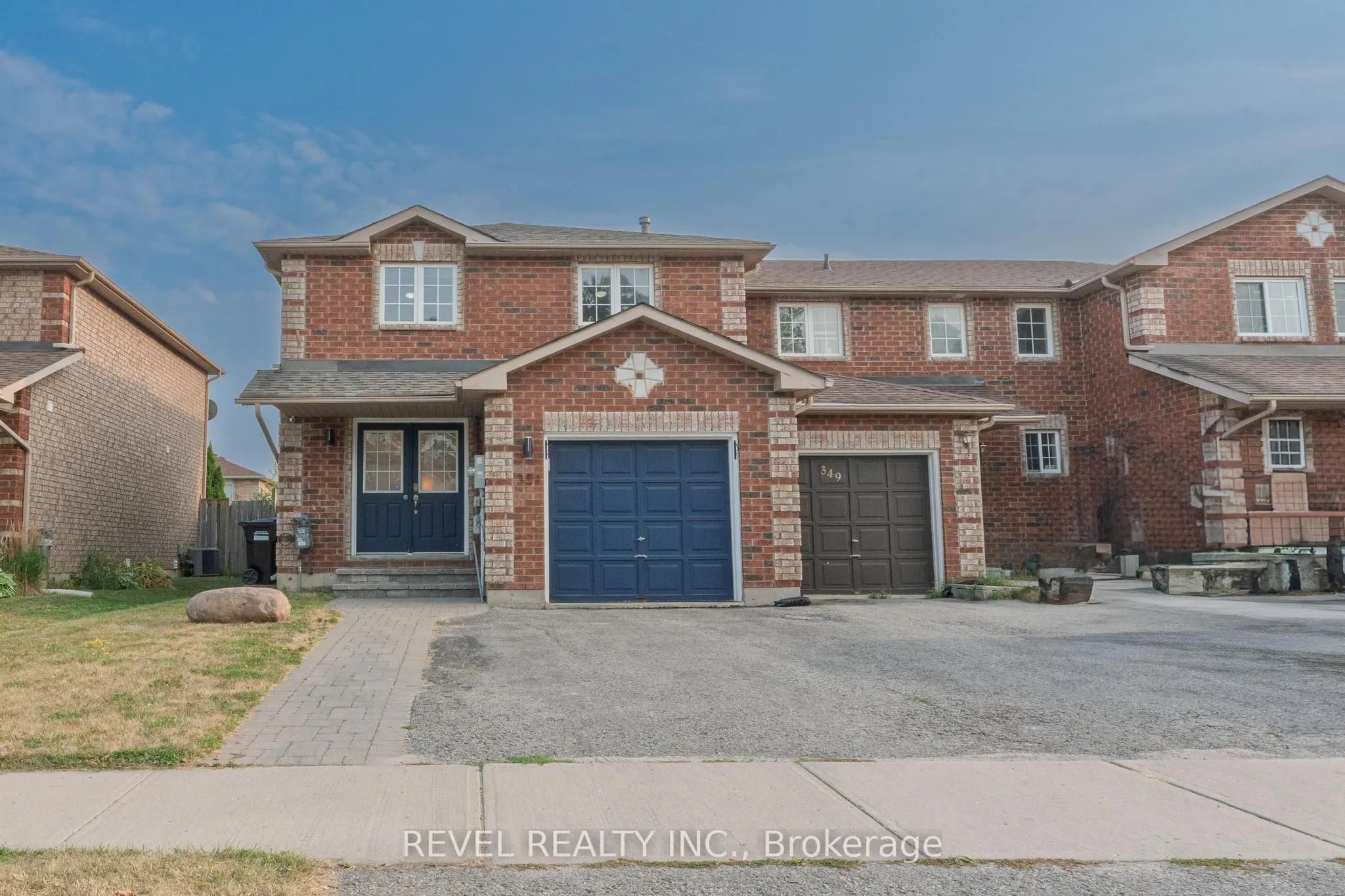 351 Dunsmore Lane E