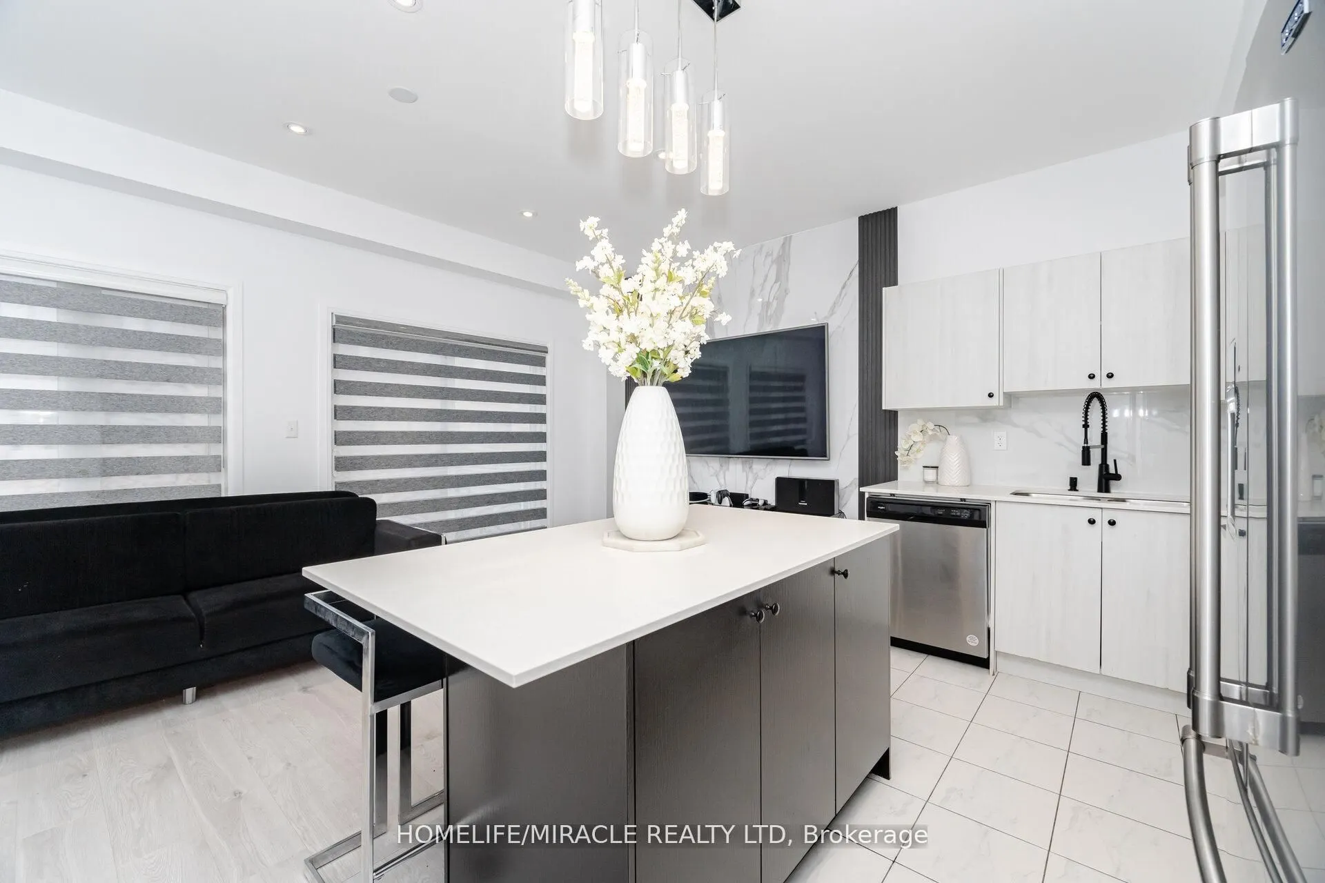 92 Fairlane Avenue