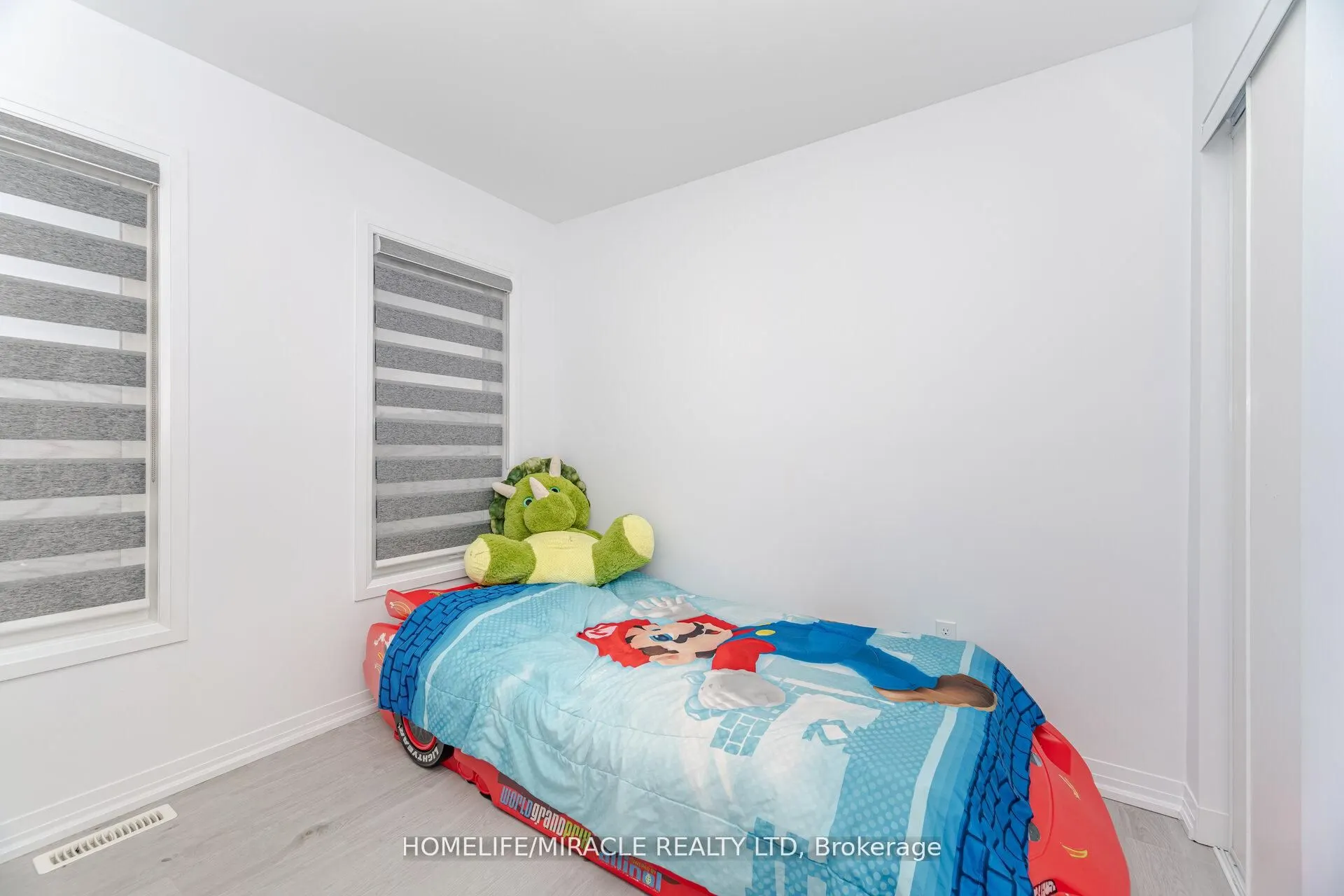 92 Fairlane Avenue