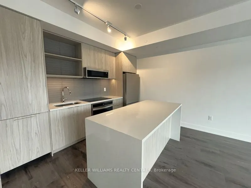 185 Dunlop Street E, #621