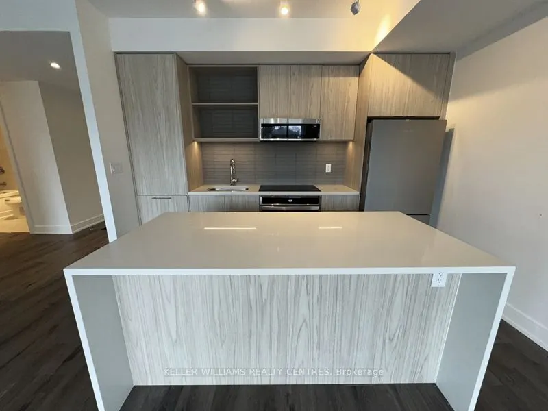 185 Dunlop Street E, #621