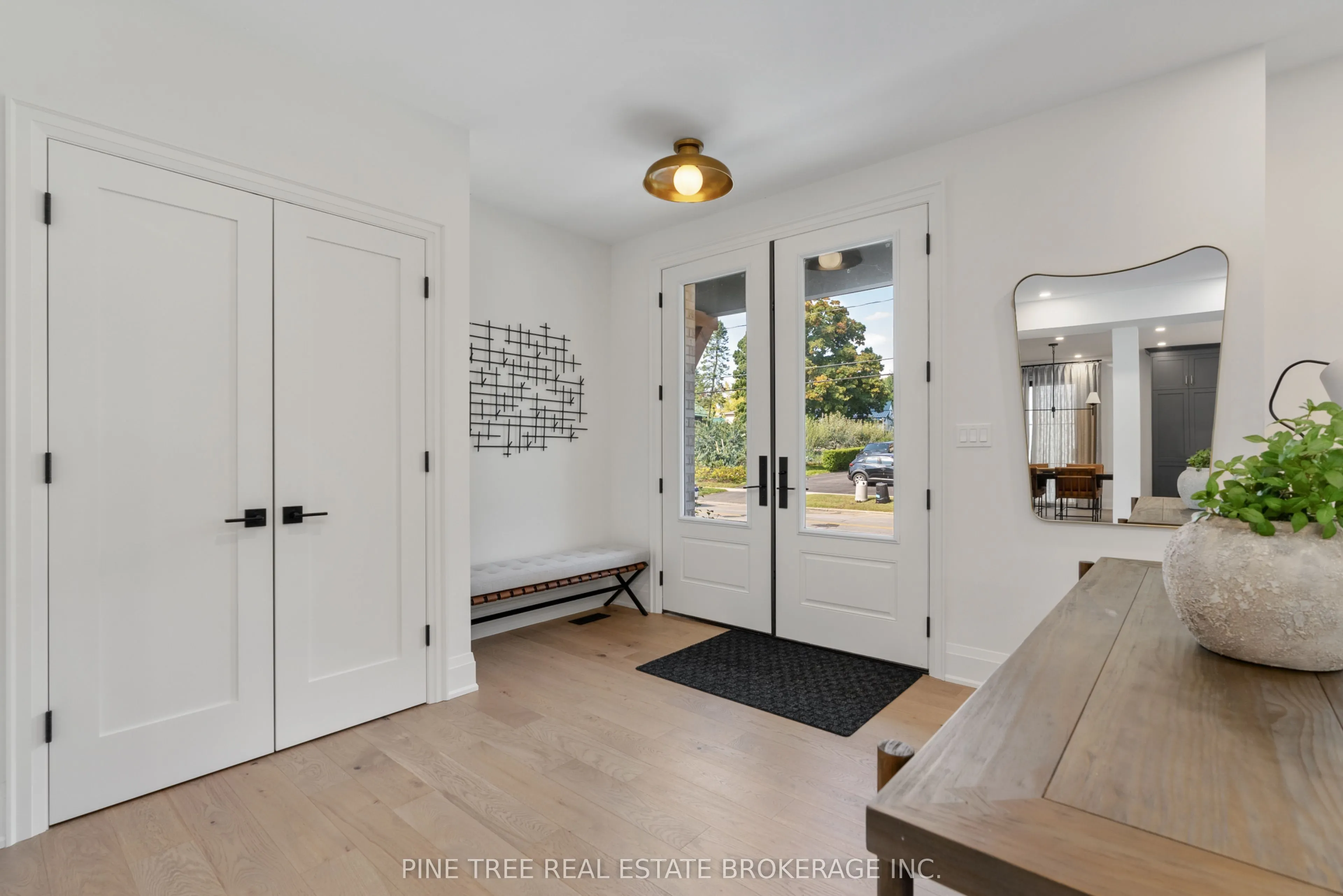 271 Codrington Street