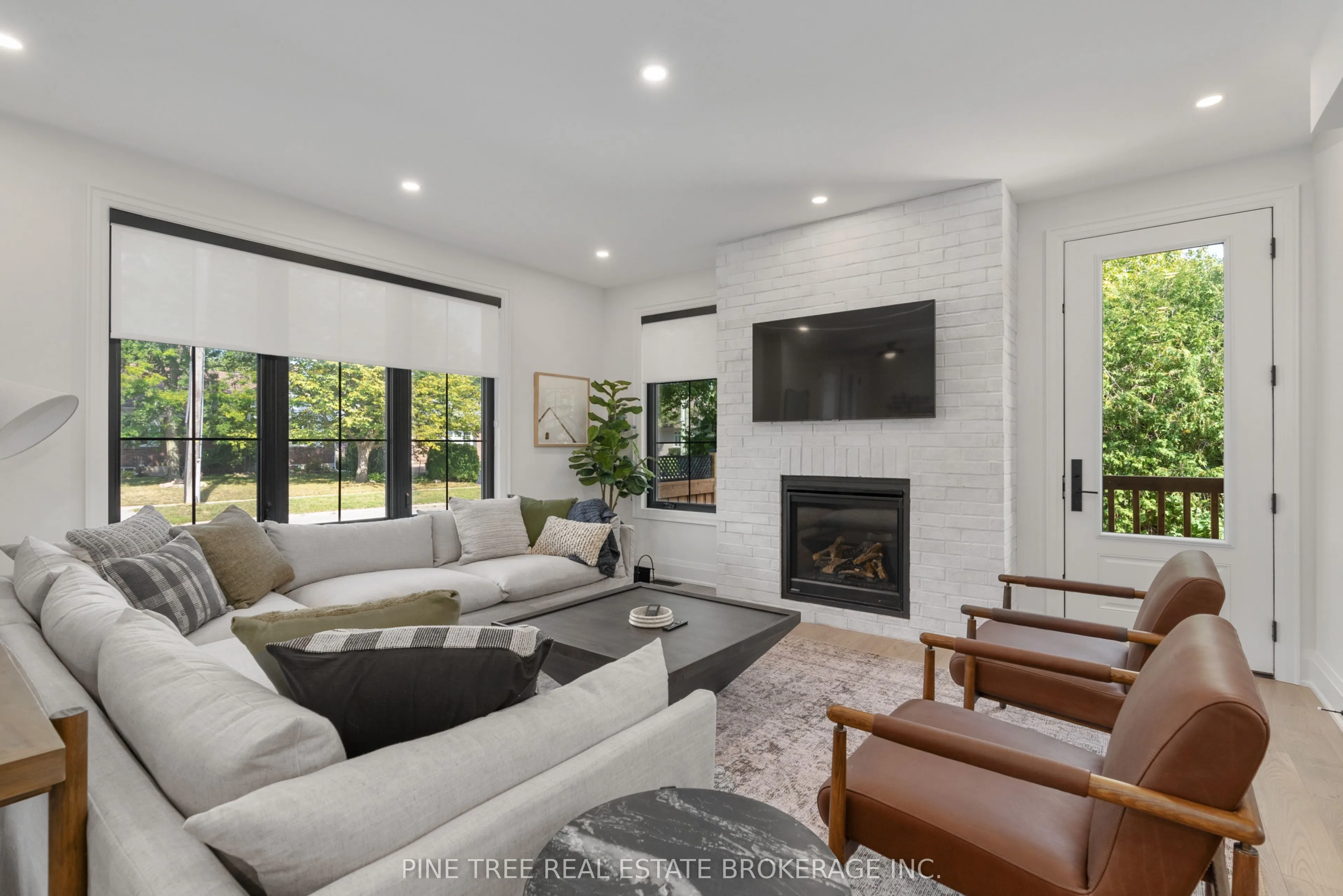 271 Codrington Street