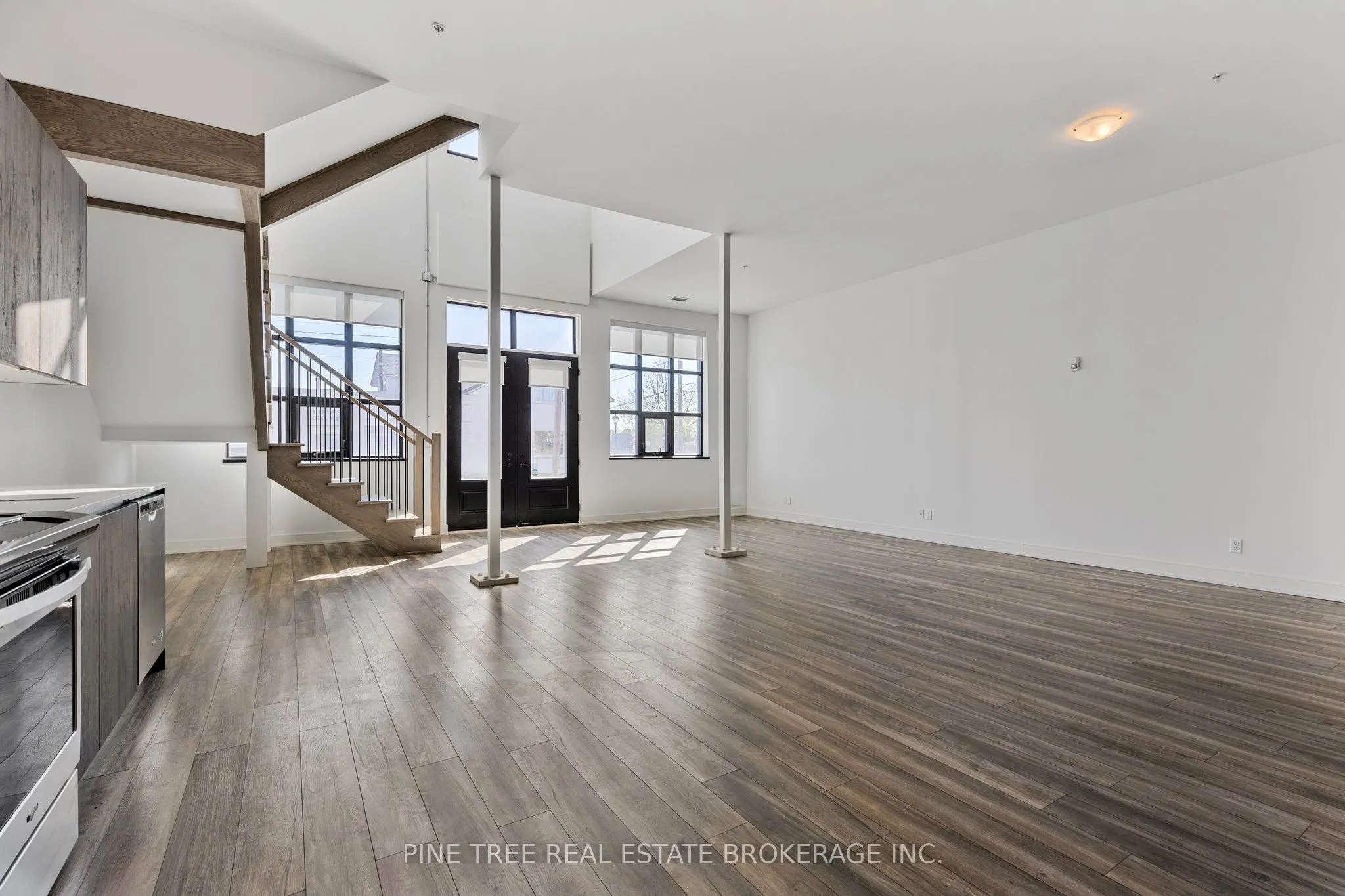 21 Matchedash Street S, #105