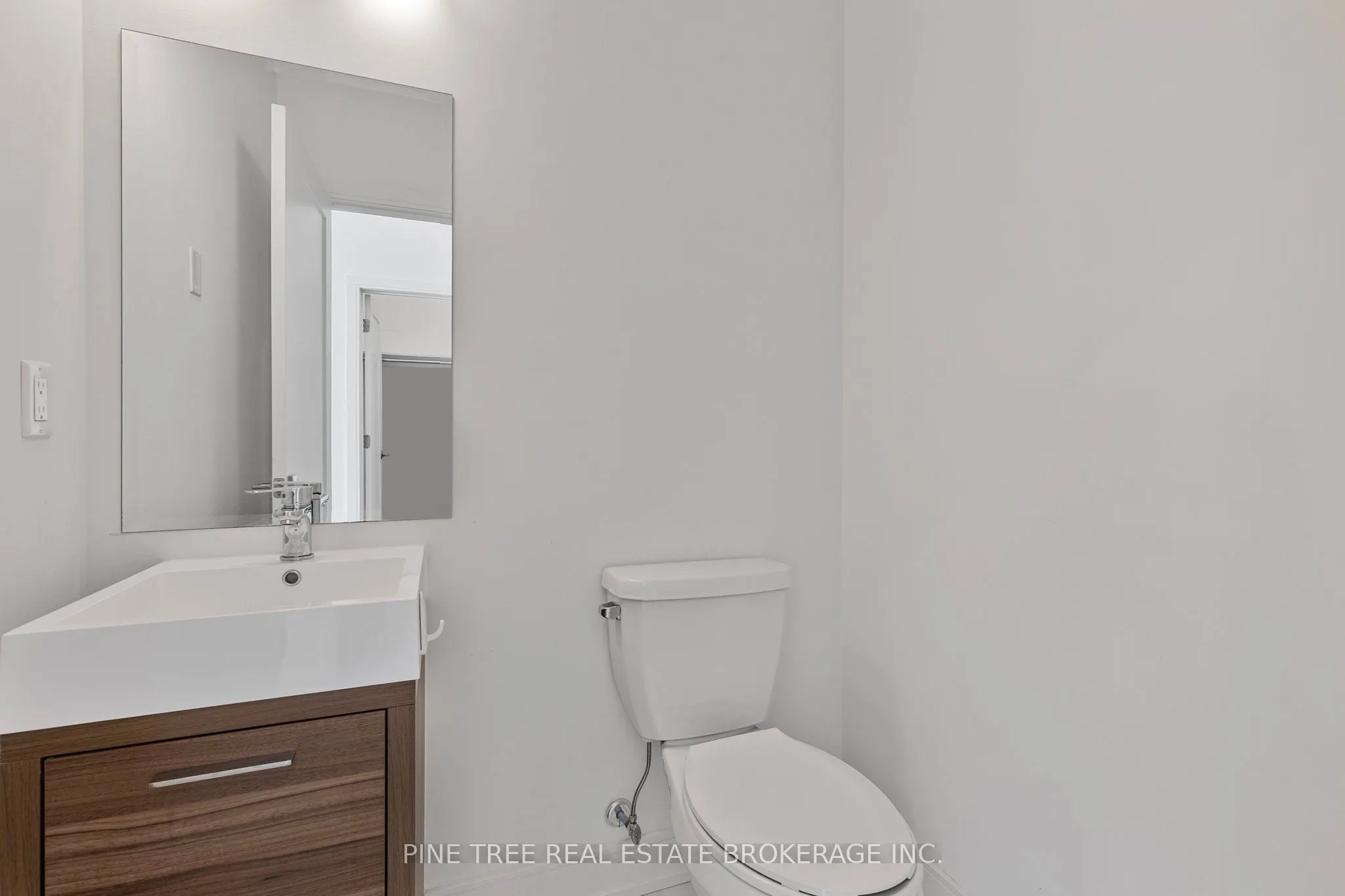 21 Matchedash Street S, #105