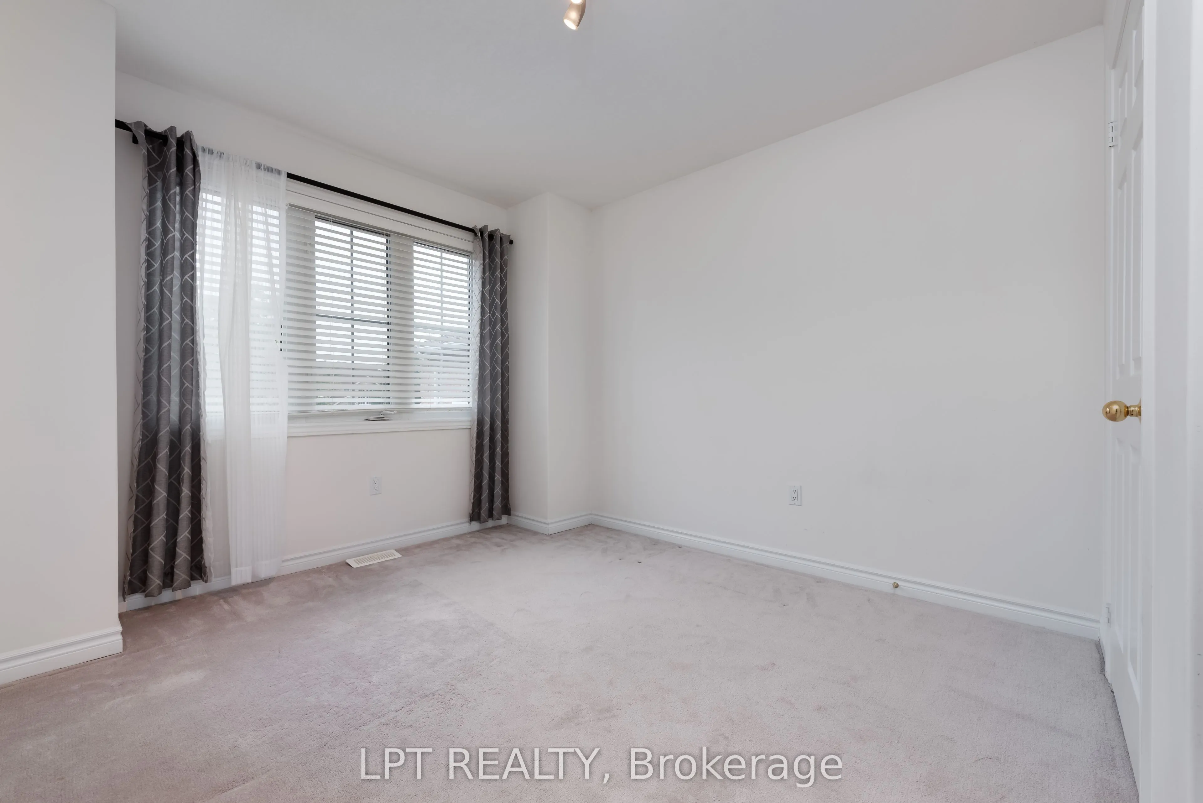 25 Dunnett Drive