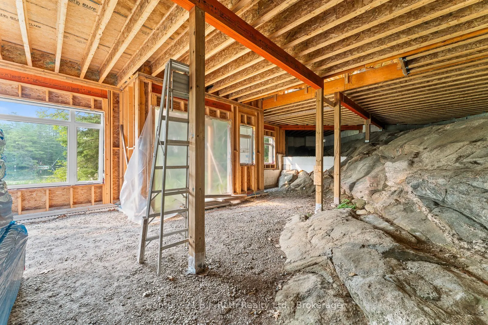 8126 Oakridge Drive