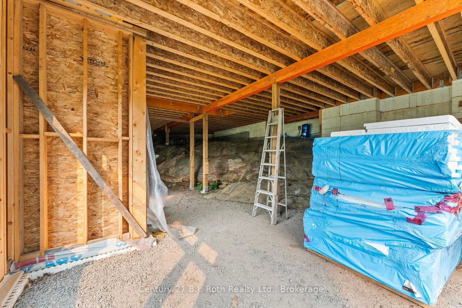 8126 Oakridge Drive