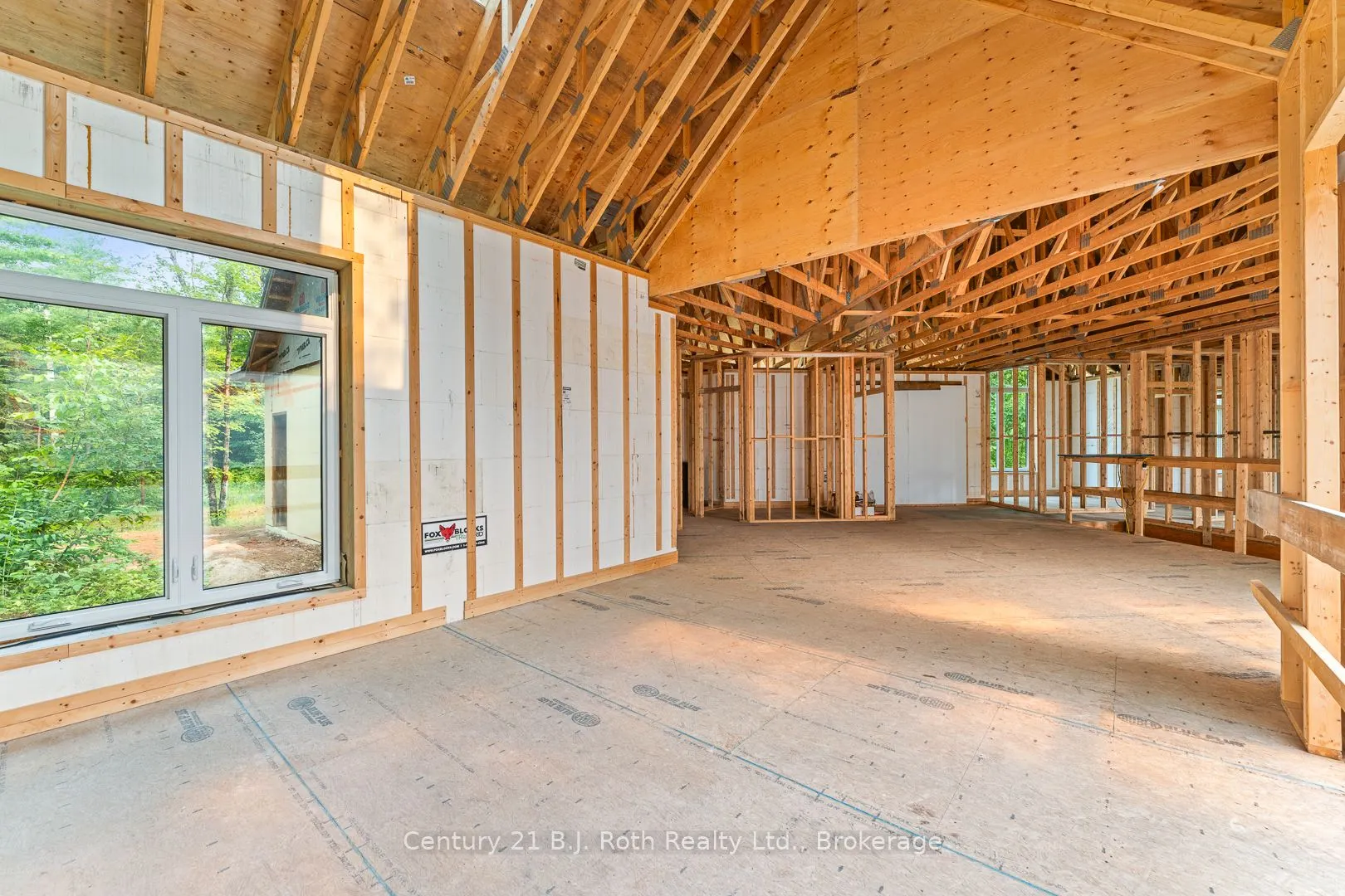 8126 Oakridge Drive