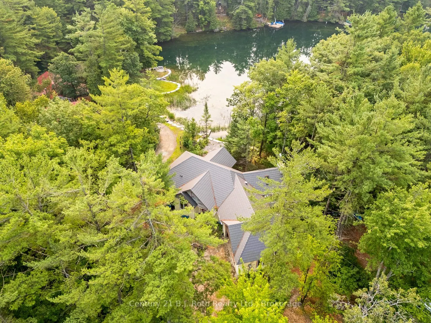8126 Oakridge Drive
