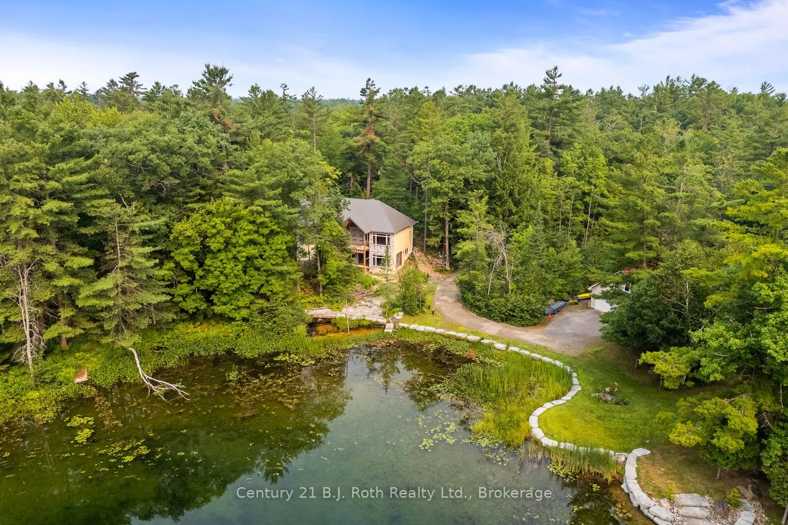 8126 Oakridge Drive