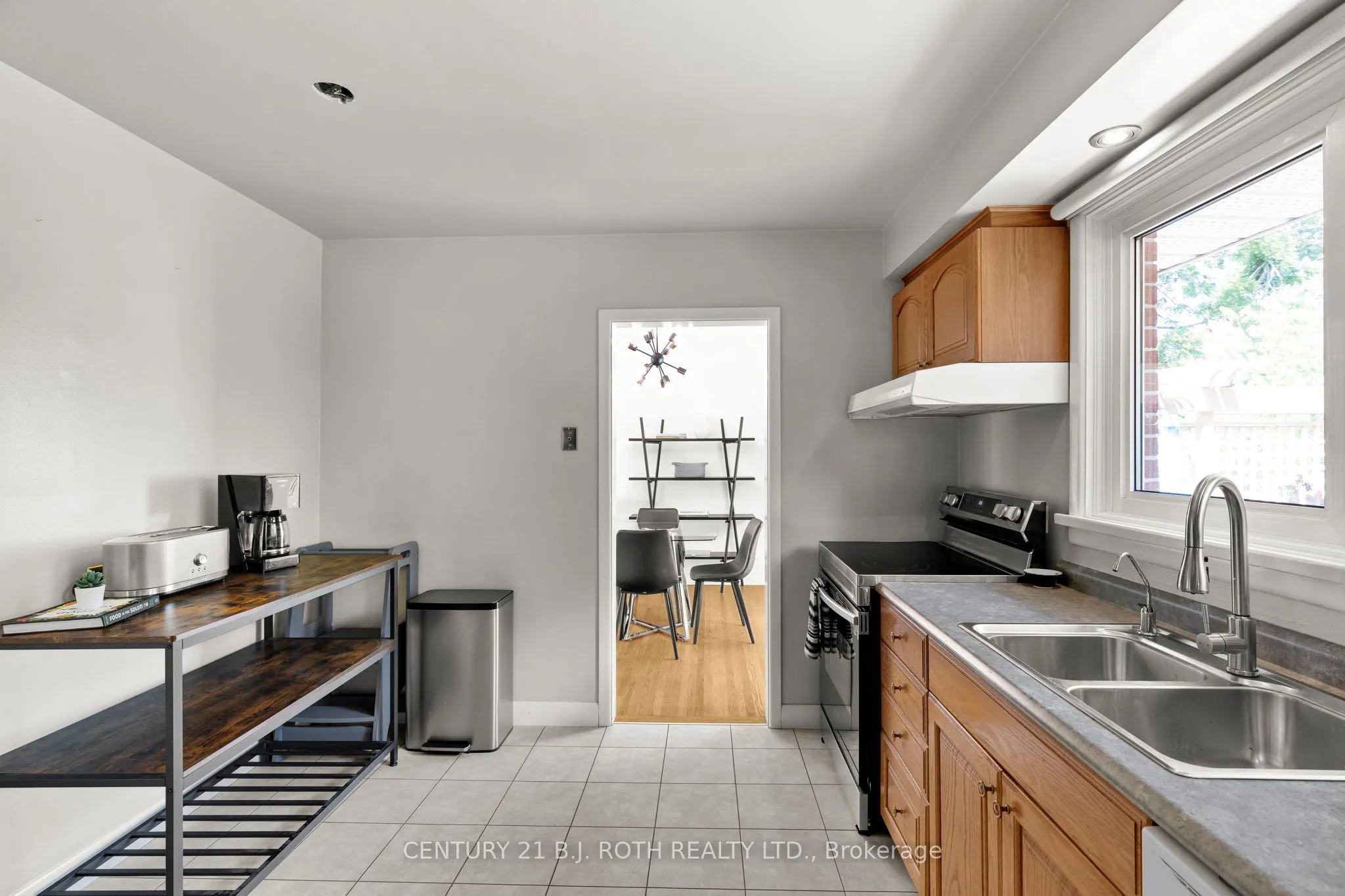 410 CODRINGTON Street