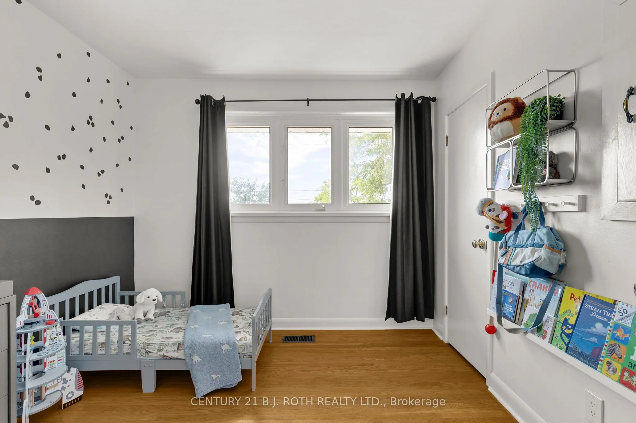 410 CODRINGTON Street