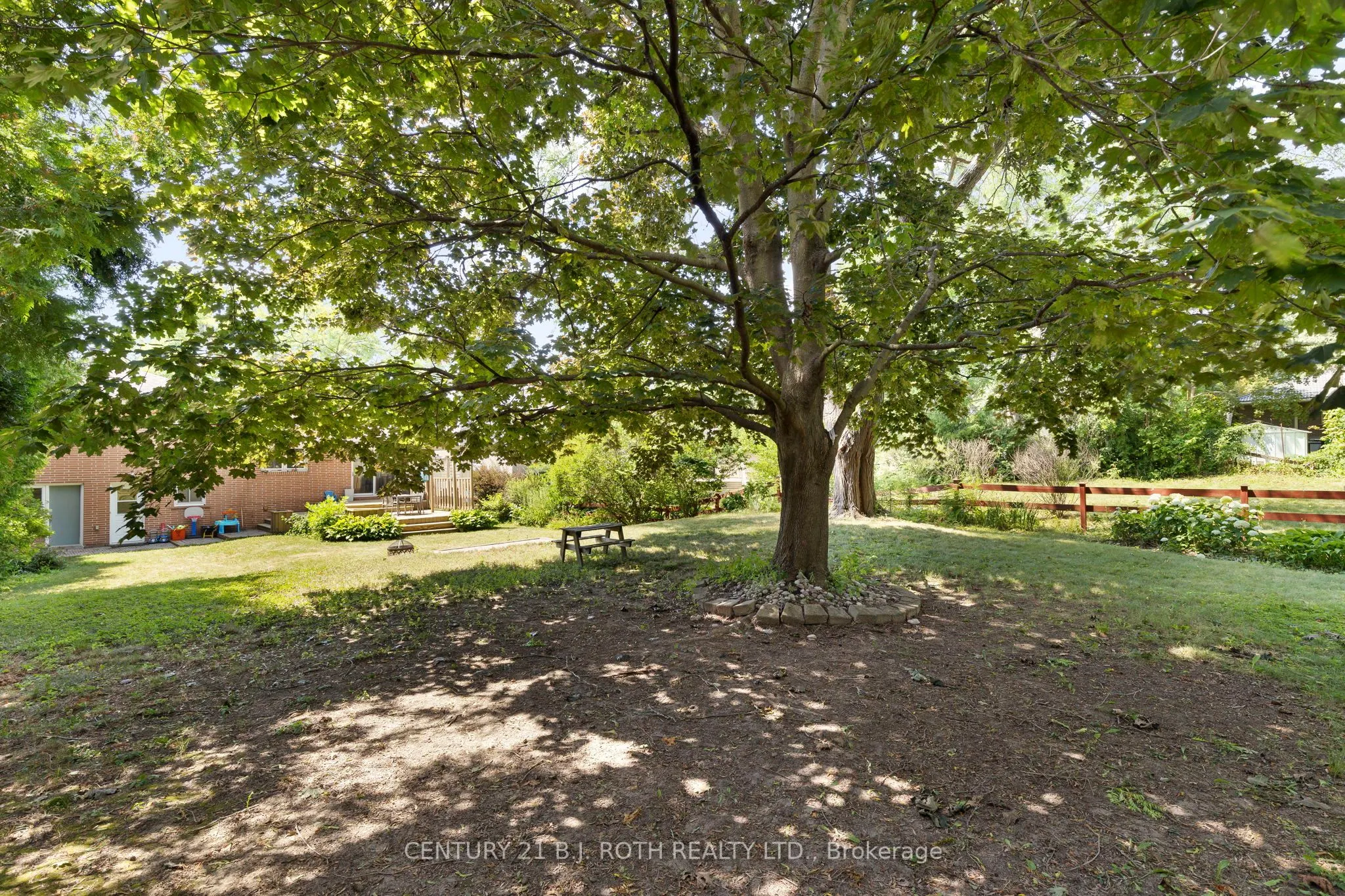 410 CODRINGTON Street