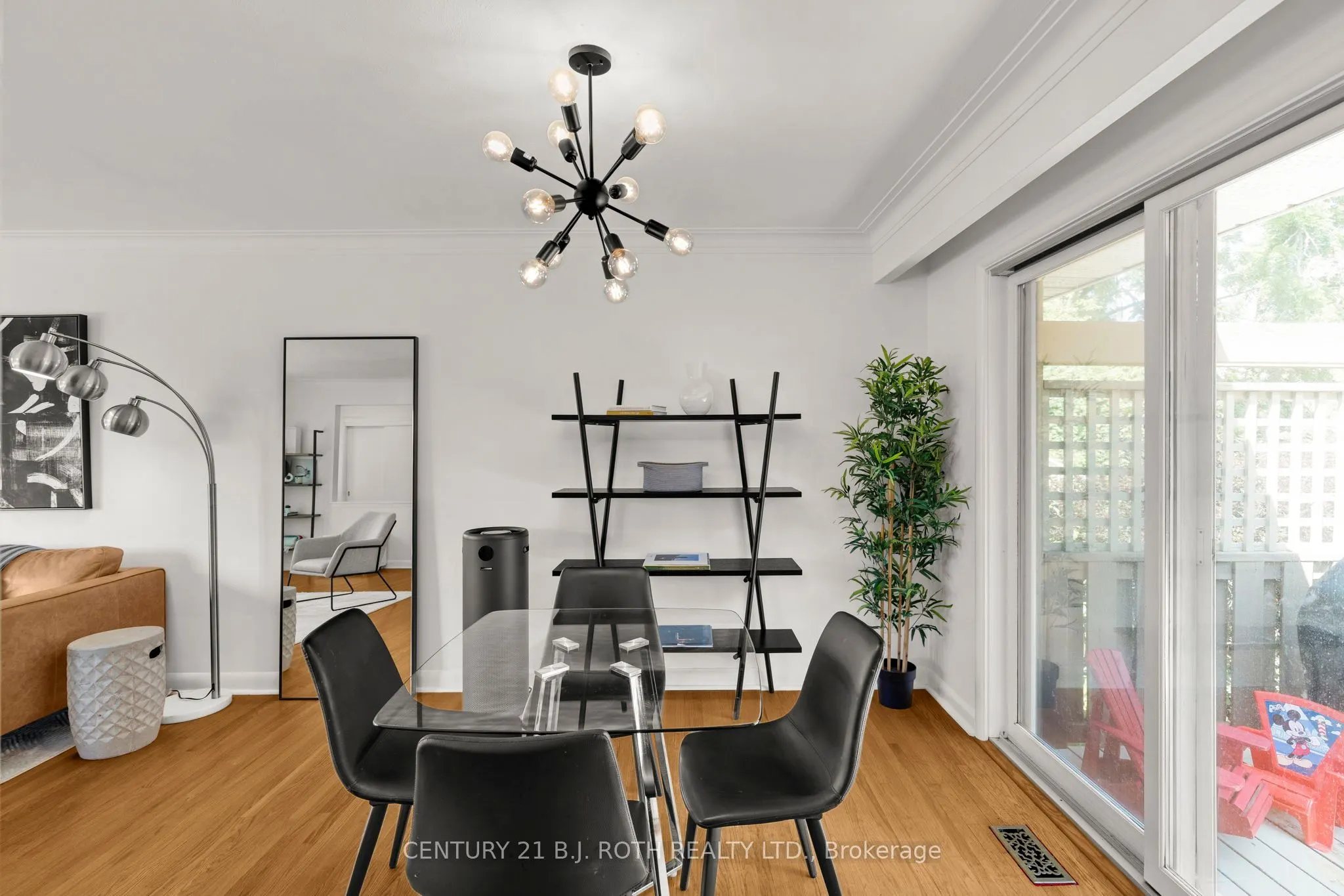 410 CODRINGTON Street