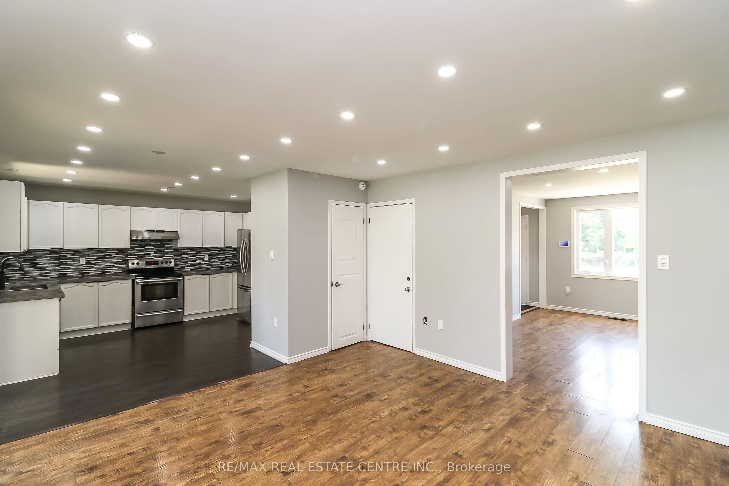 304 Cundles Road W