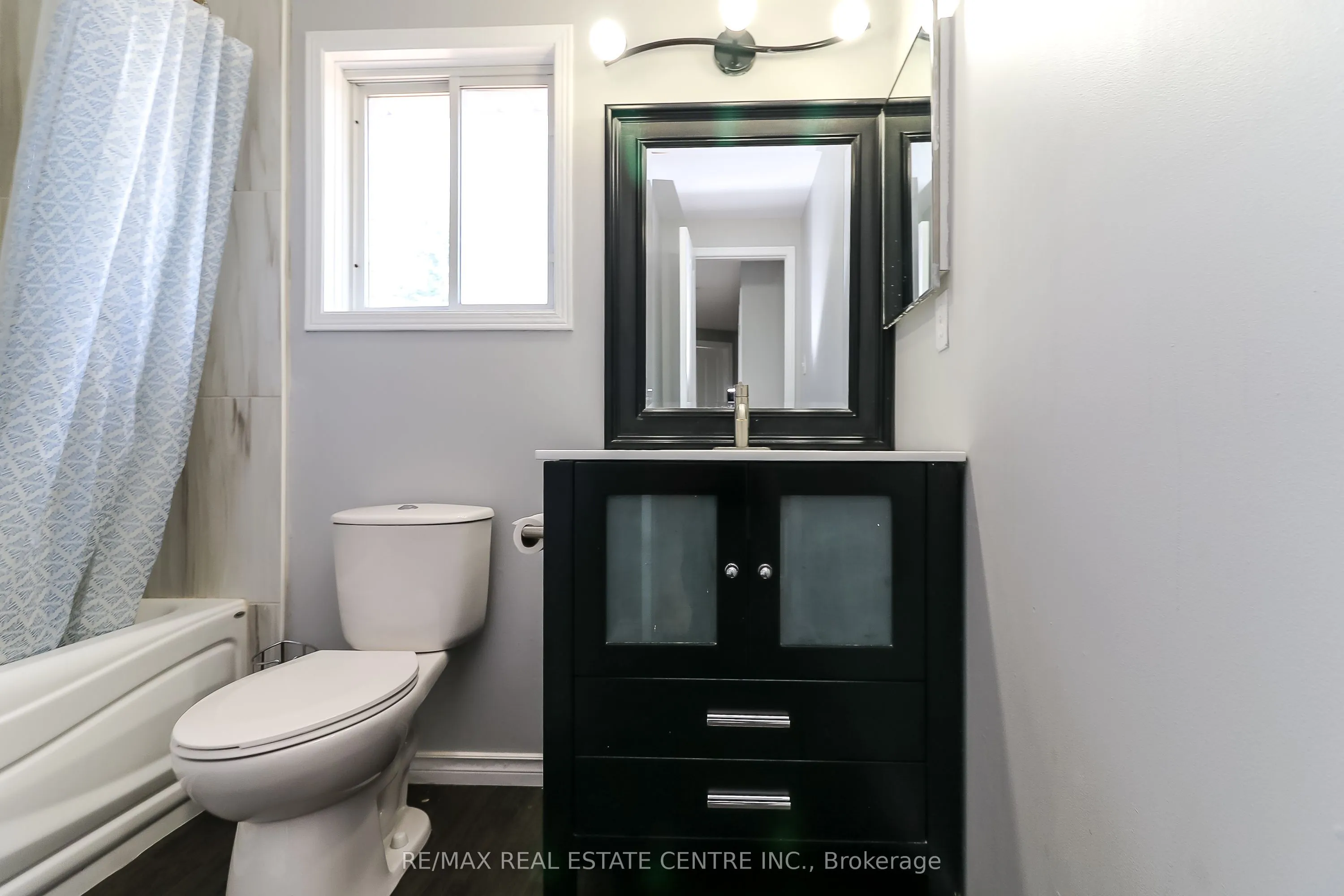 304 Cundles Road W