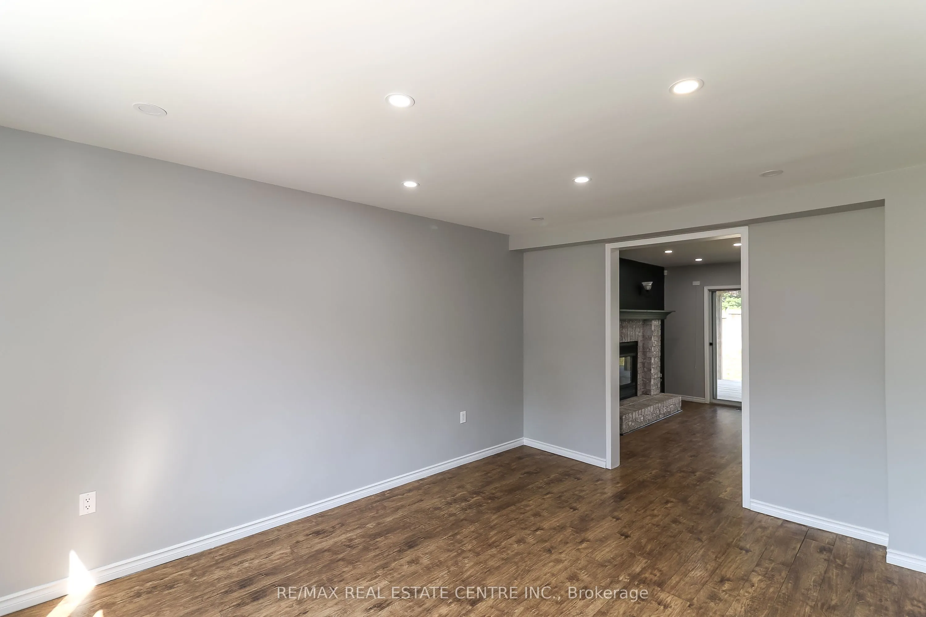 304 Cundles Road W