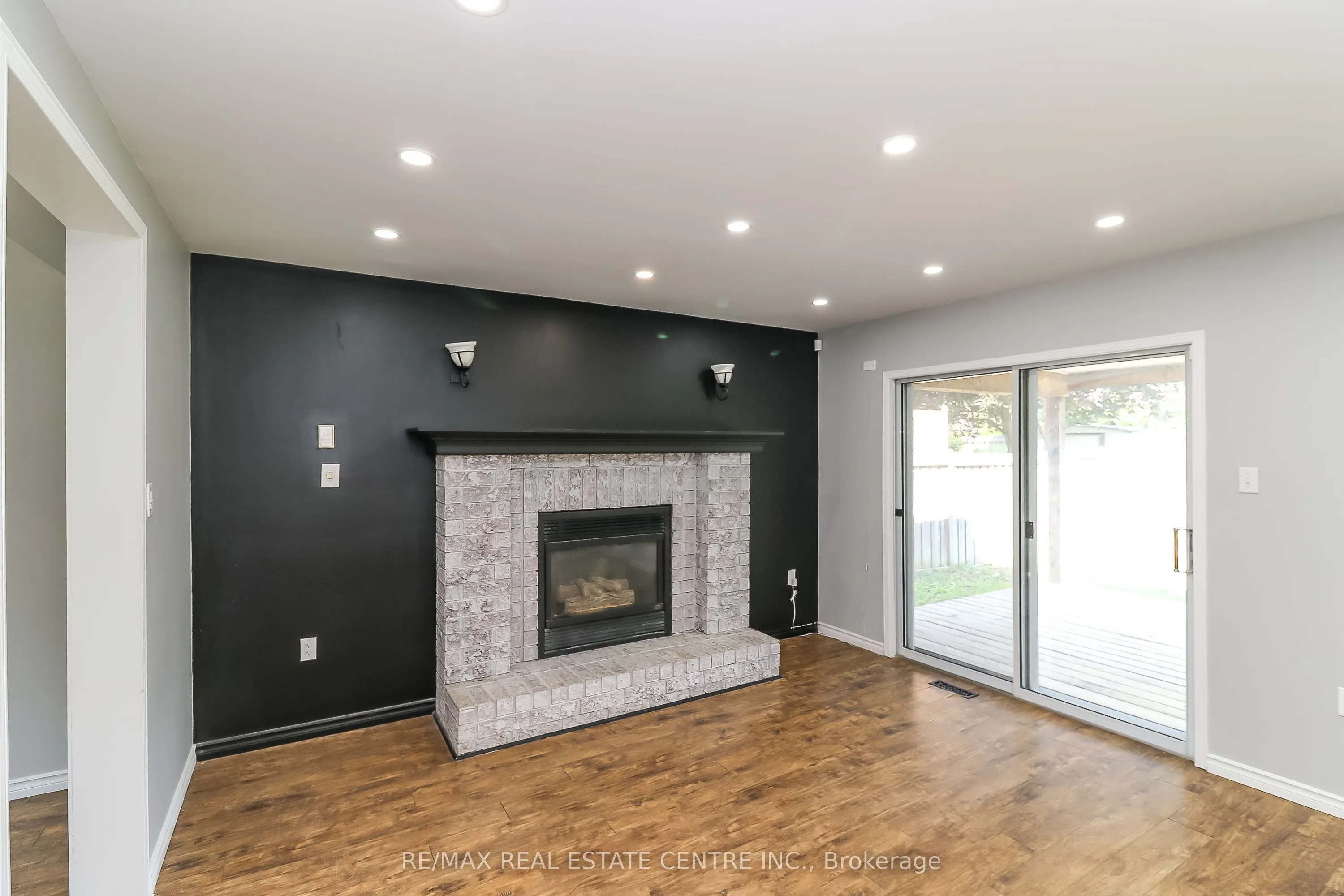 304 Cundles Road W
