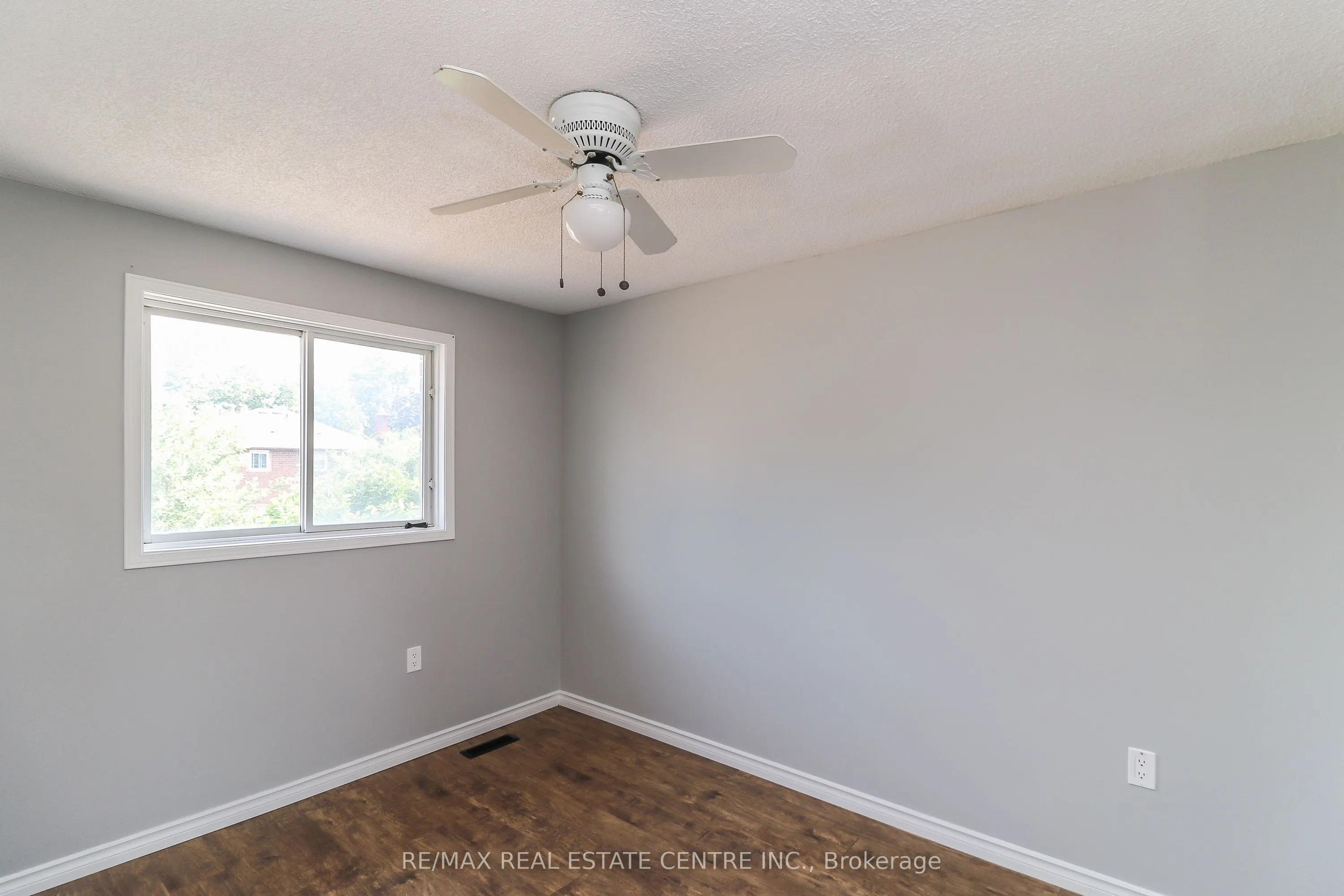 304 Cundles Road W