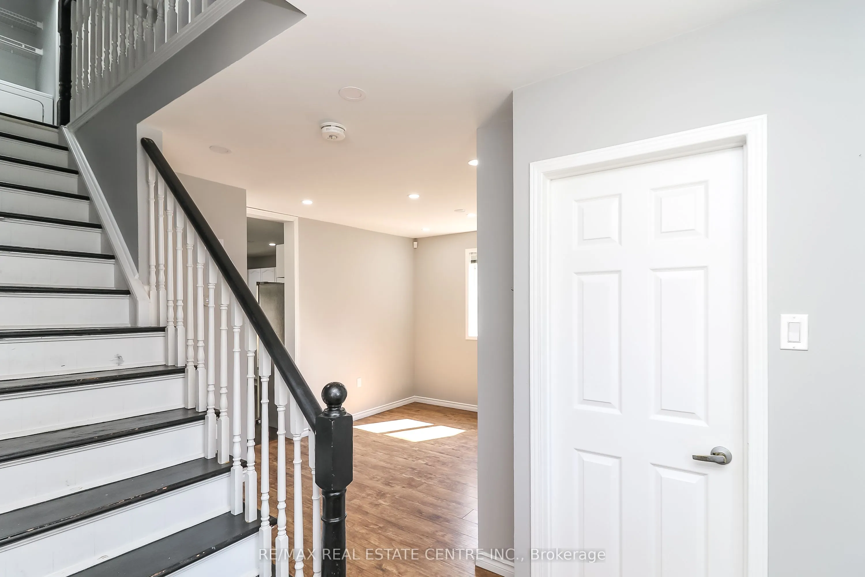 304 Cundles Road W
