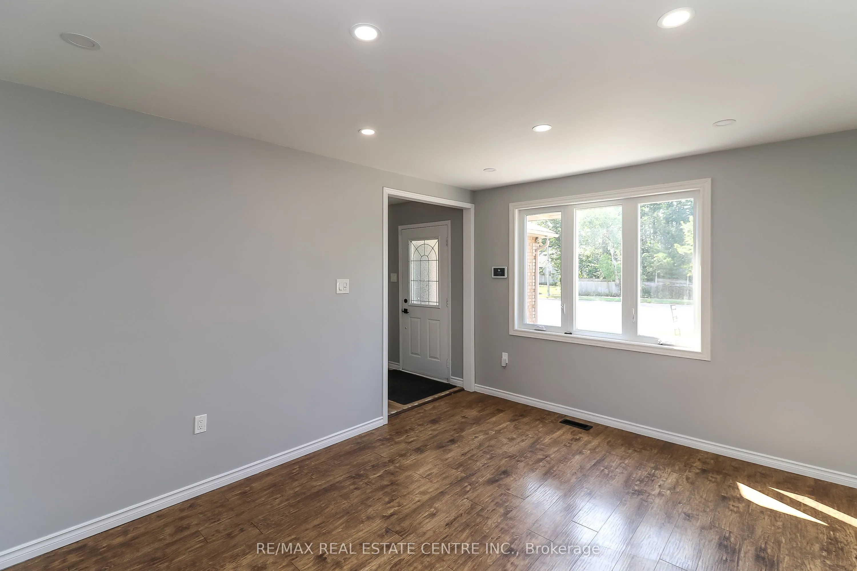 304 Cundles Road W