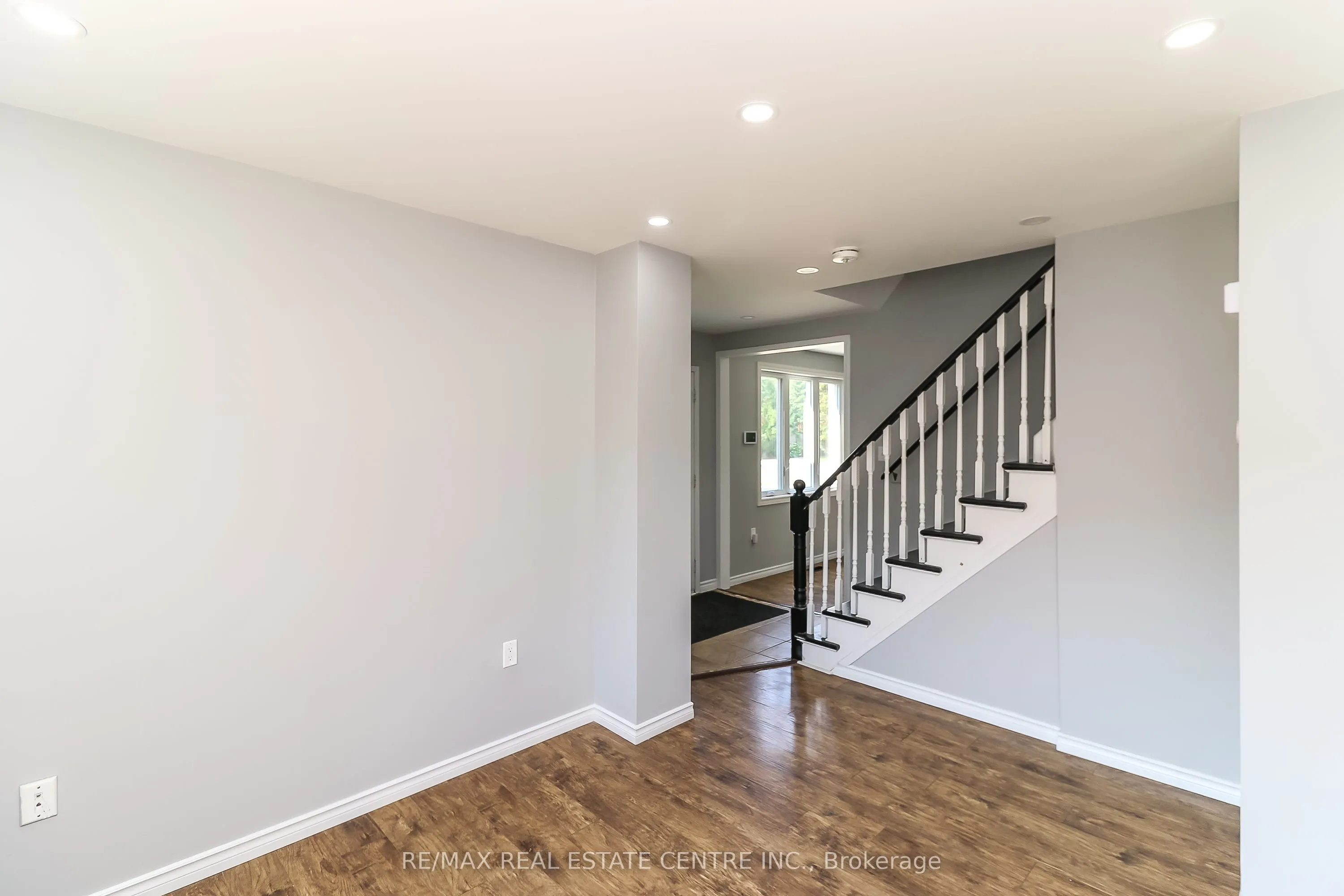 304 Cundles Road W