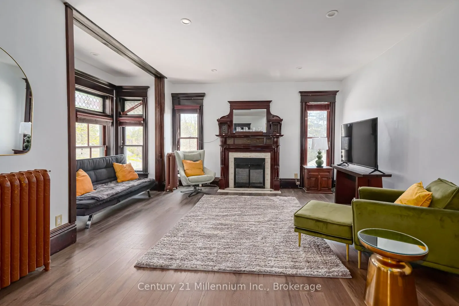 637 HURONTARIO Street, #300