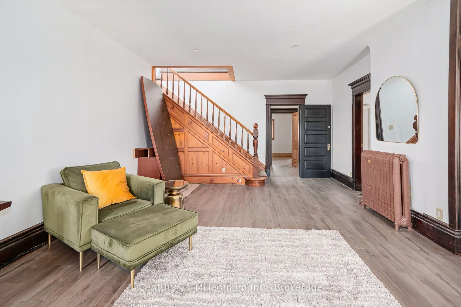 637 HURONTARIO Street, #300