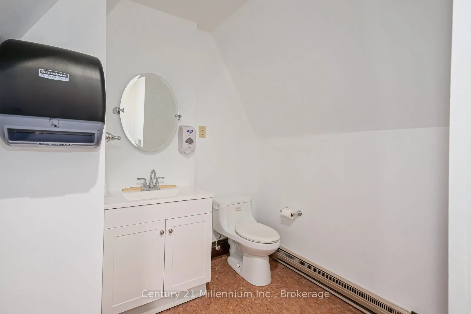 637 HURONTARIO Street, #300