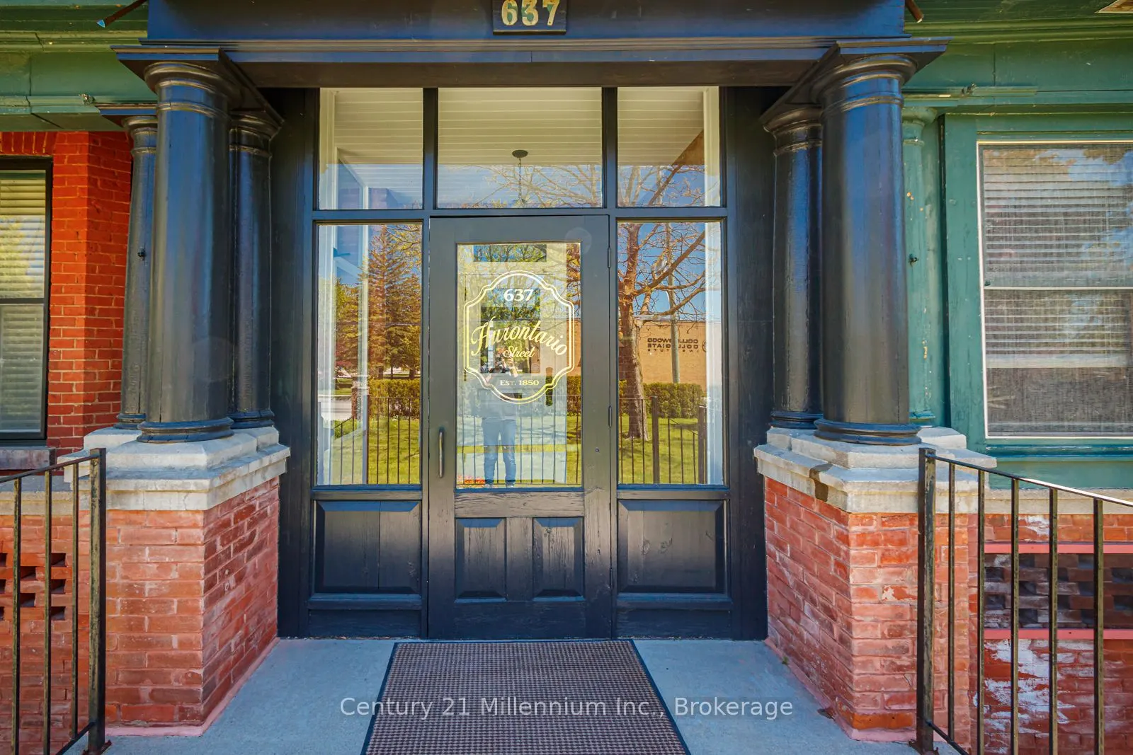637 Hurontario Street