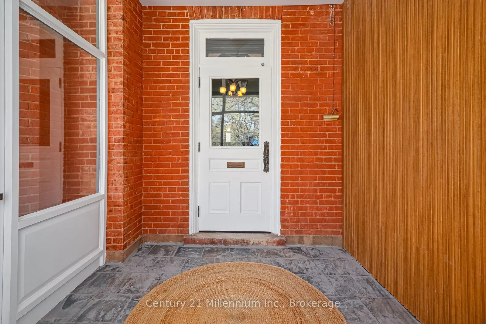 637 Hurontario Street
