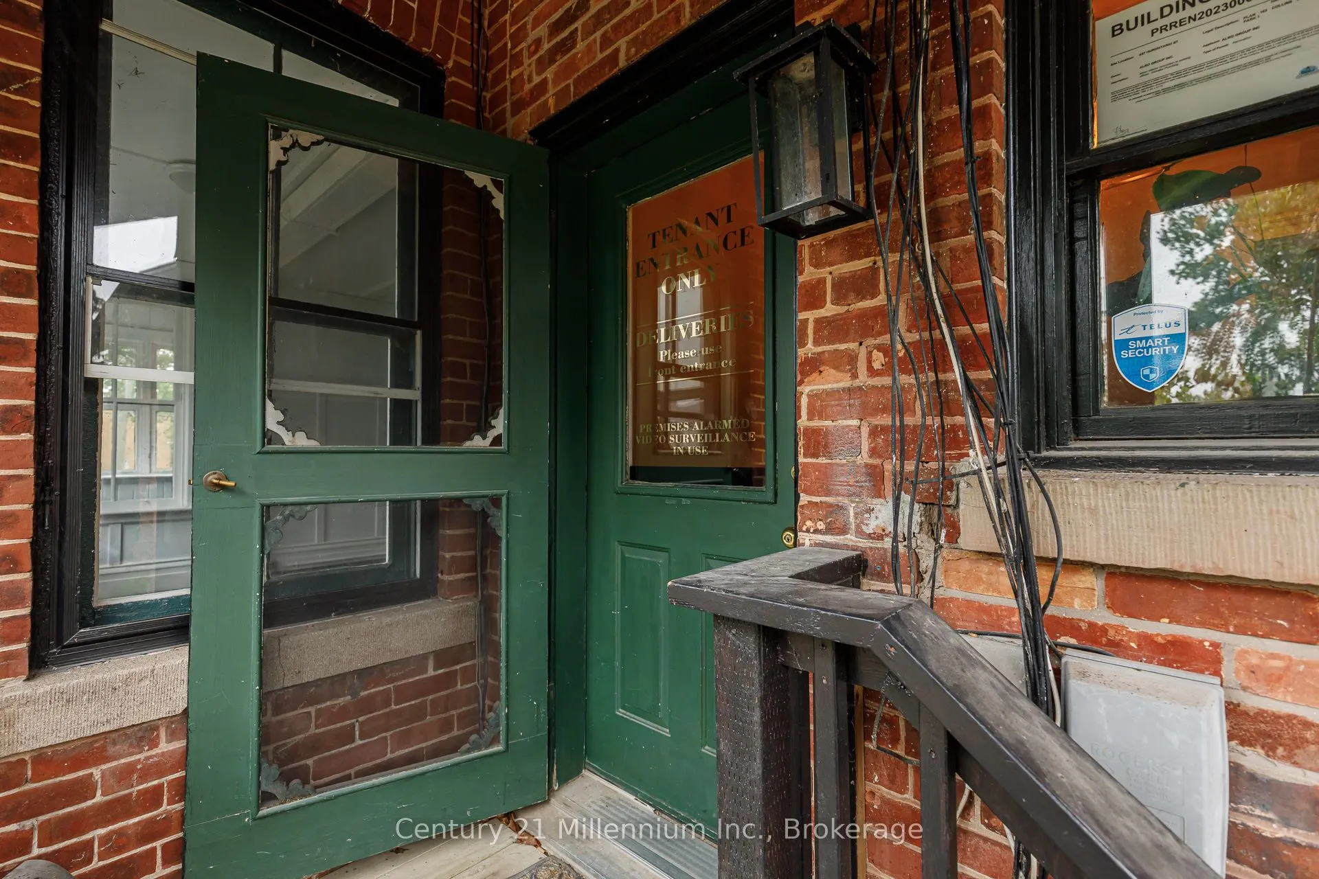 637 HURONTARIO Street, #101