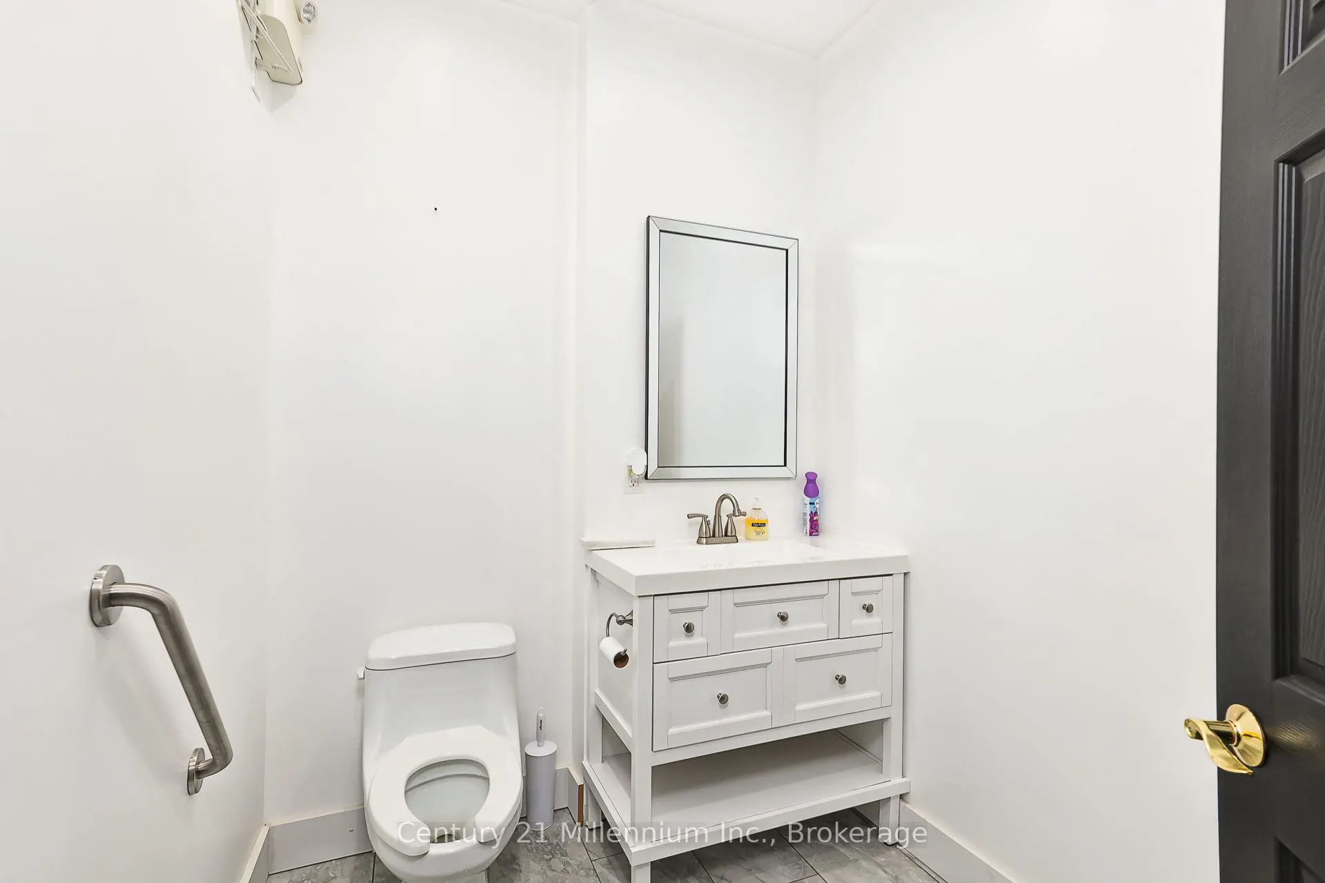 637 HURONTARIO Street, #101