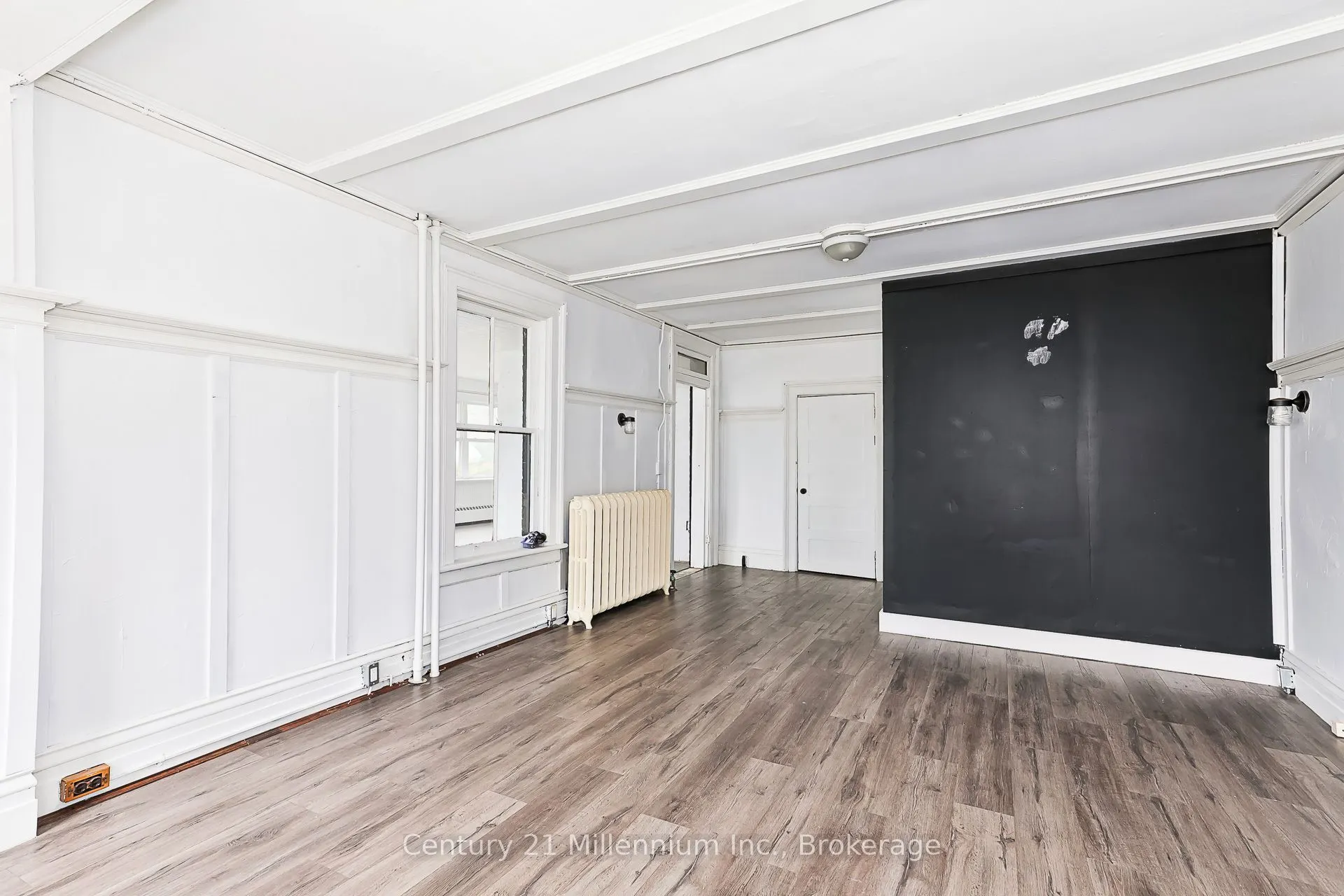 637 HURONTARIO Street, #101